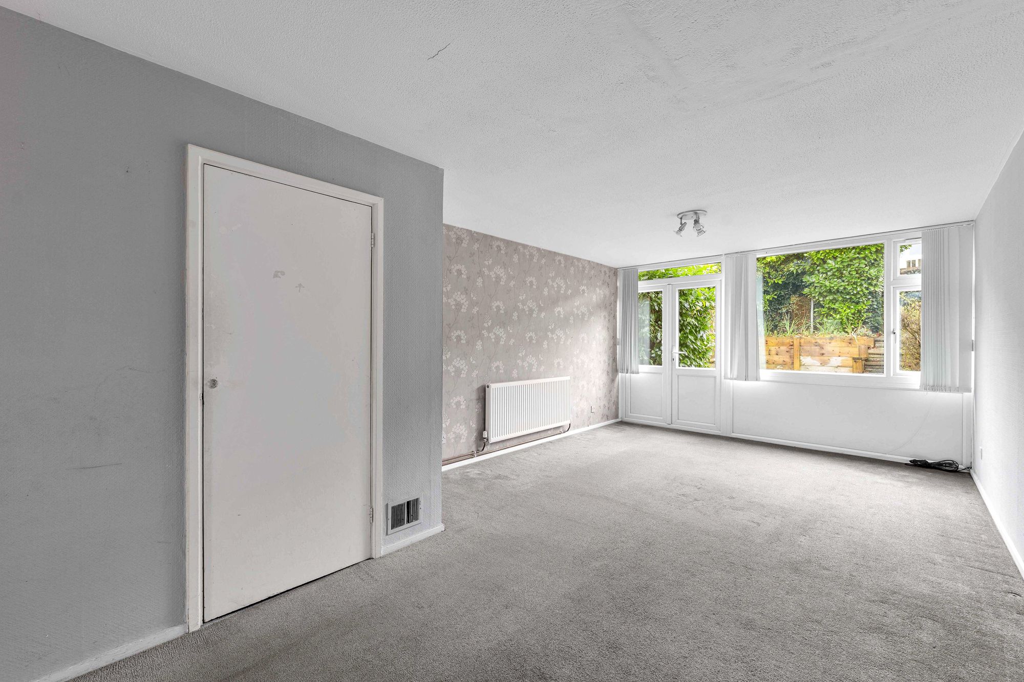 2 bed terraced house for sale in Court Wood Lane, Croydon  - Property Image 2