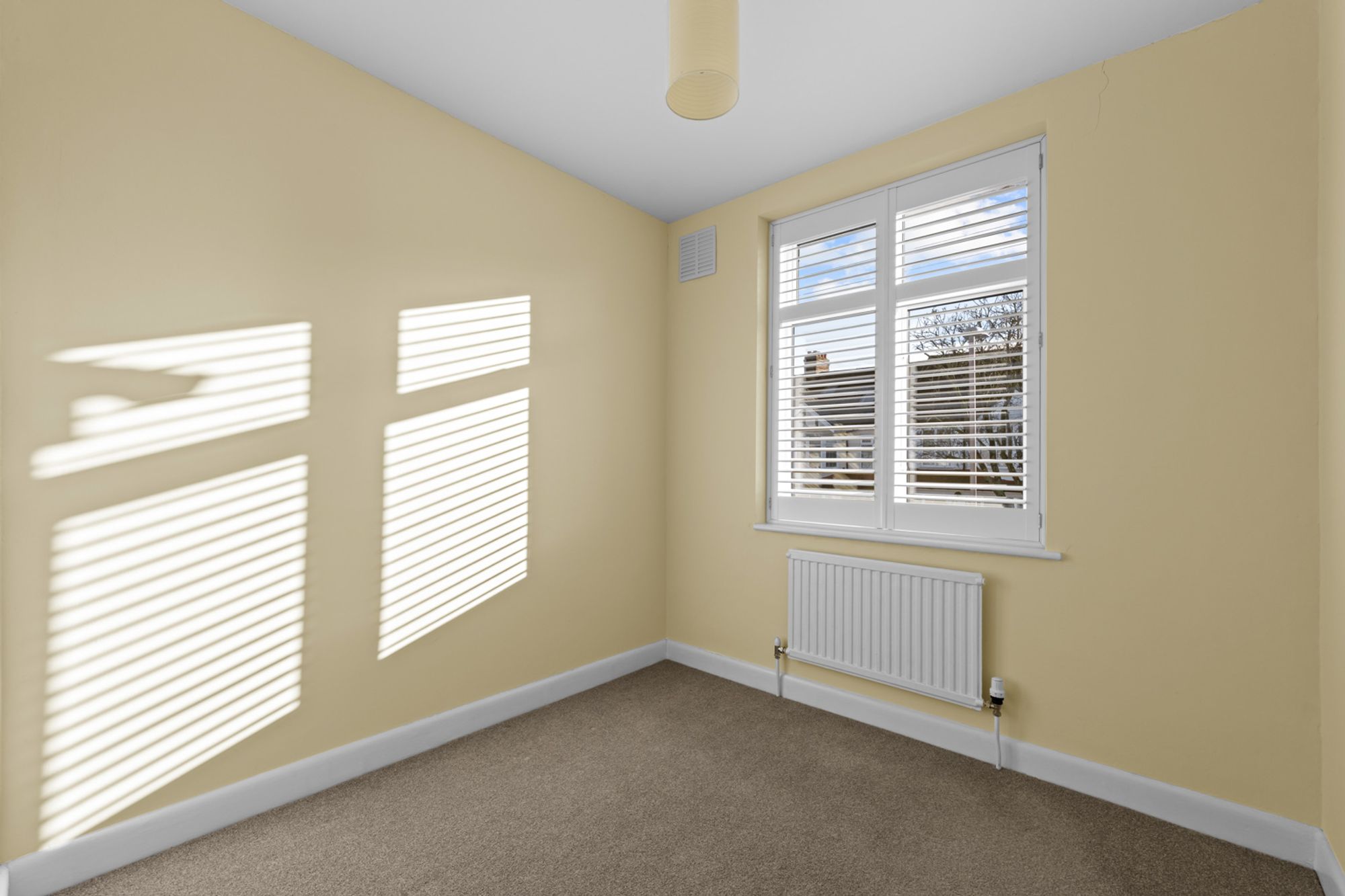 3 bed end of terrace house for sale in Godalming Avenue, Wallington, SM6  - Property Image 8