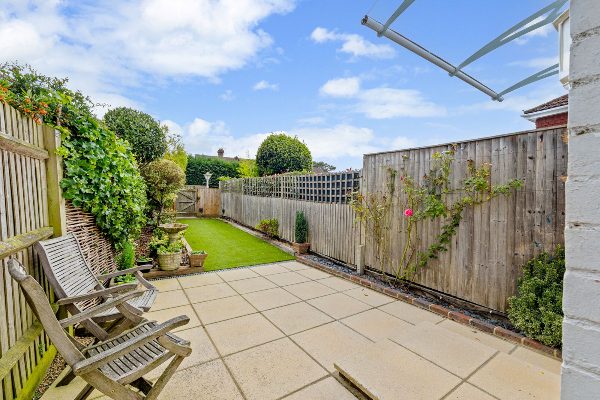 2 bed mid-terraced house for sale in Stoneleigh Road, Oxted  - Property Image 16