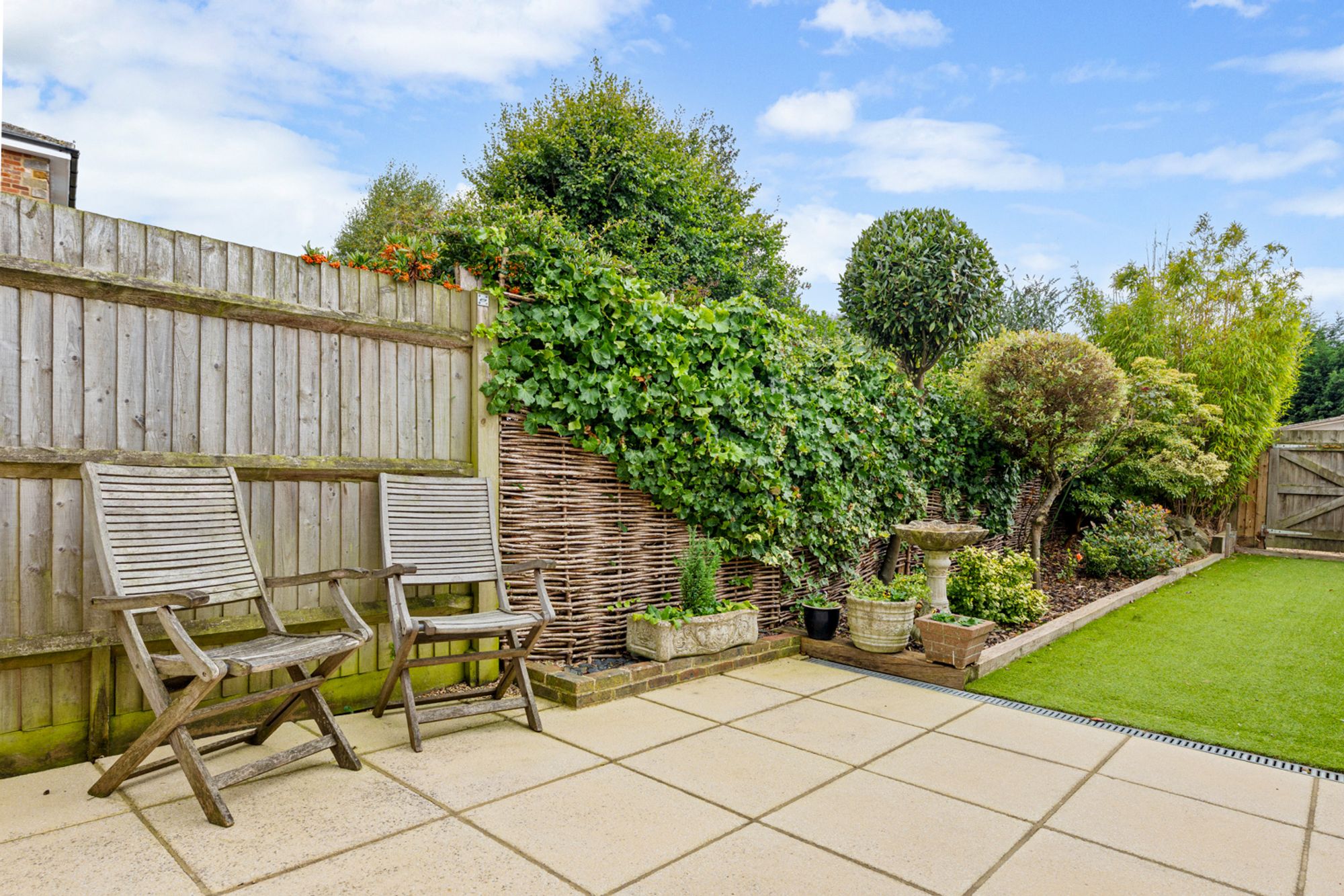 2 bed mid-terraced house for sale in Stoneleigh Road, Oxted  - Property Image 18