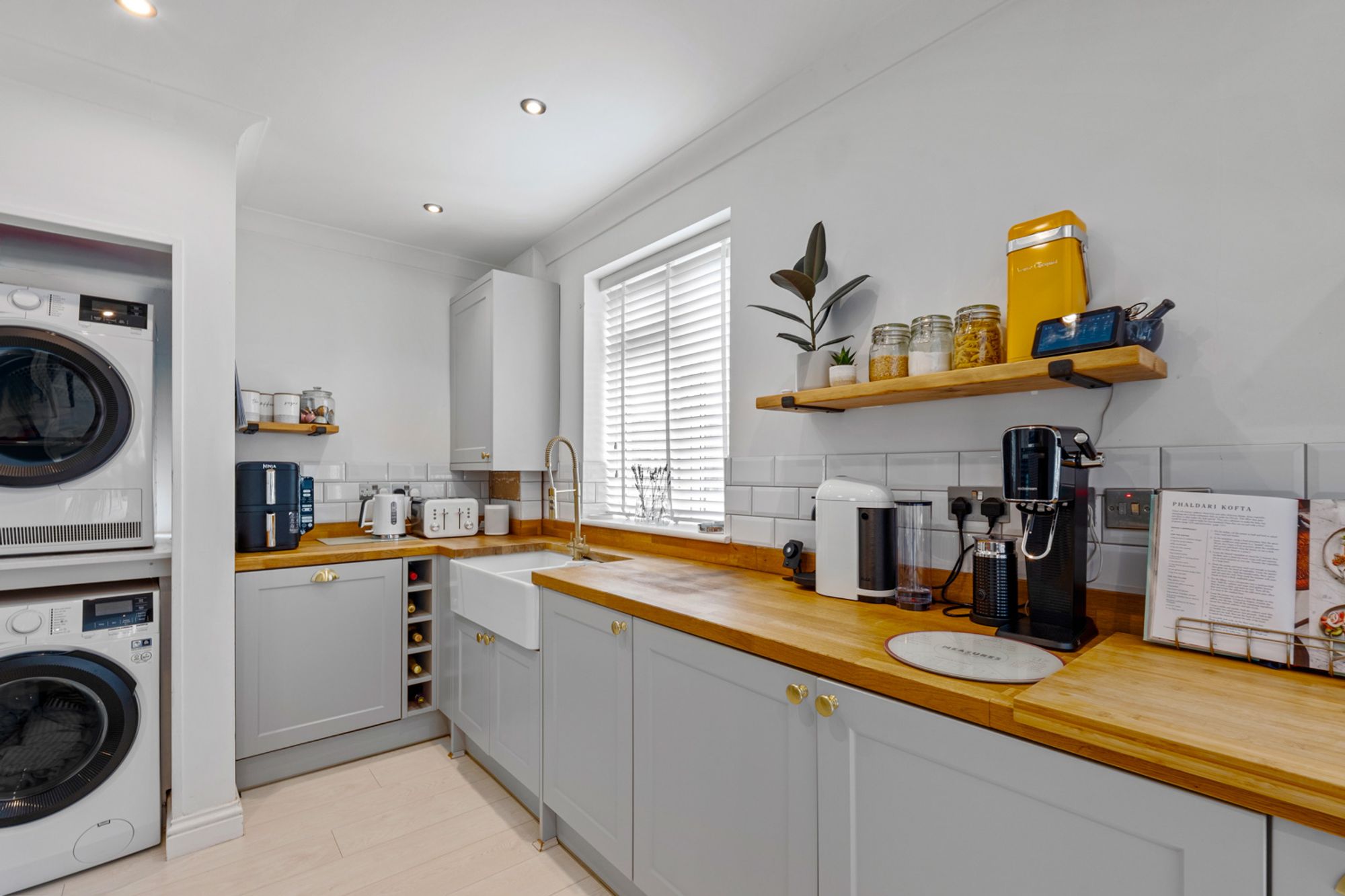 3 bed semi-detached house for sale in Wentworth Way, South Croydon 6