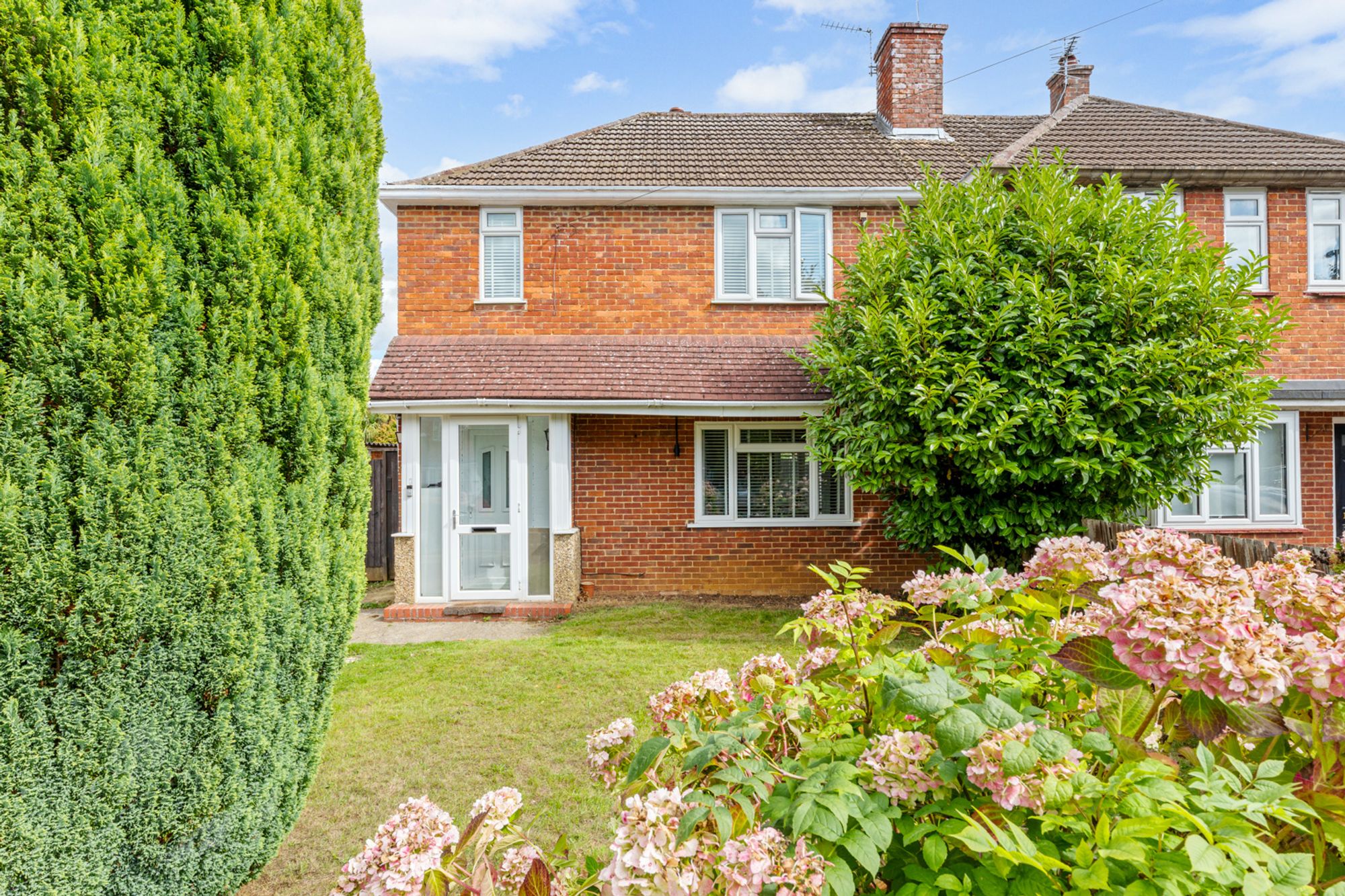 3 bed semi-detached house for sale in Wentworth Way, South Croydon  - Property Image 2