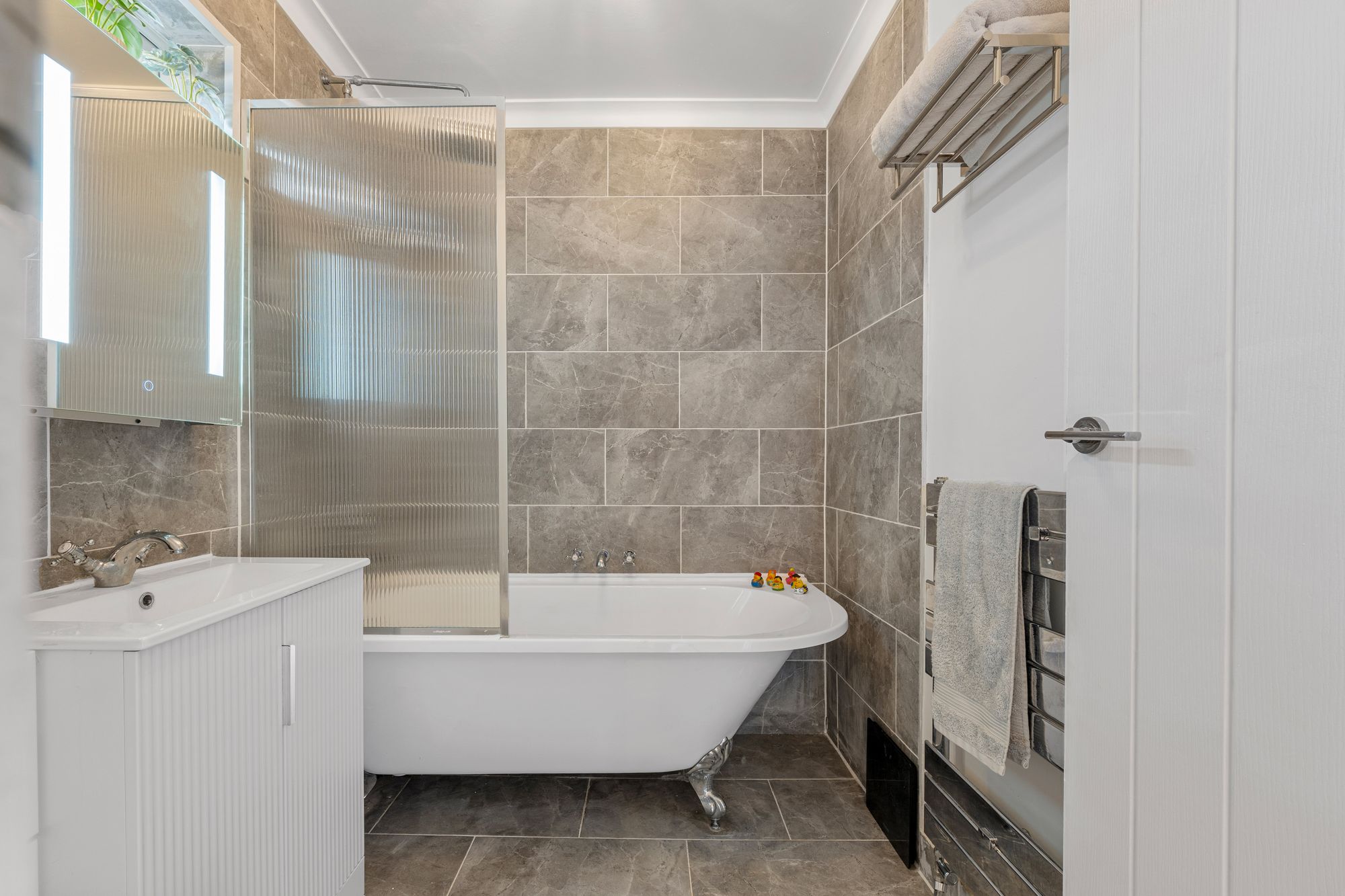 3 bed semi-detached house for sale in Firsby Avenue, Croydon  - Property Image 9