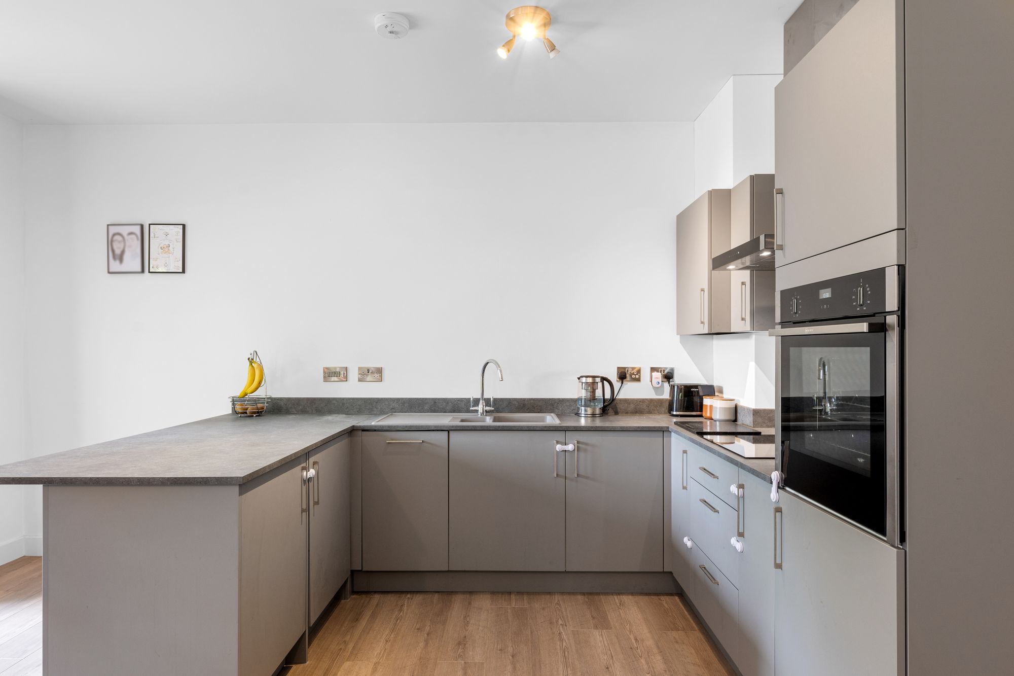 1 bed flat for sale in Rectory Park, South Croydon 8