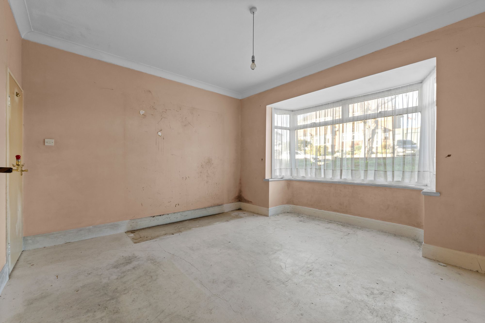 2 bed detached bungalow for sale in Westfield Avenue, South Croydon, CR2 - Property Image 4