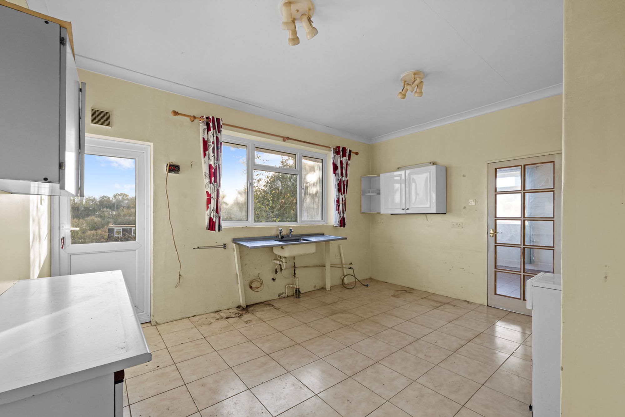 2 bed detached bungalow for sale in Westfield Avenue, South Croydon, CR2 - Property Image 13