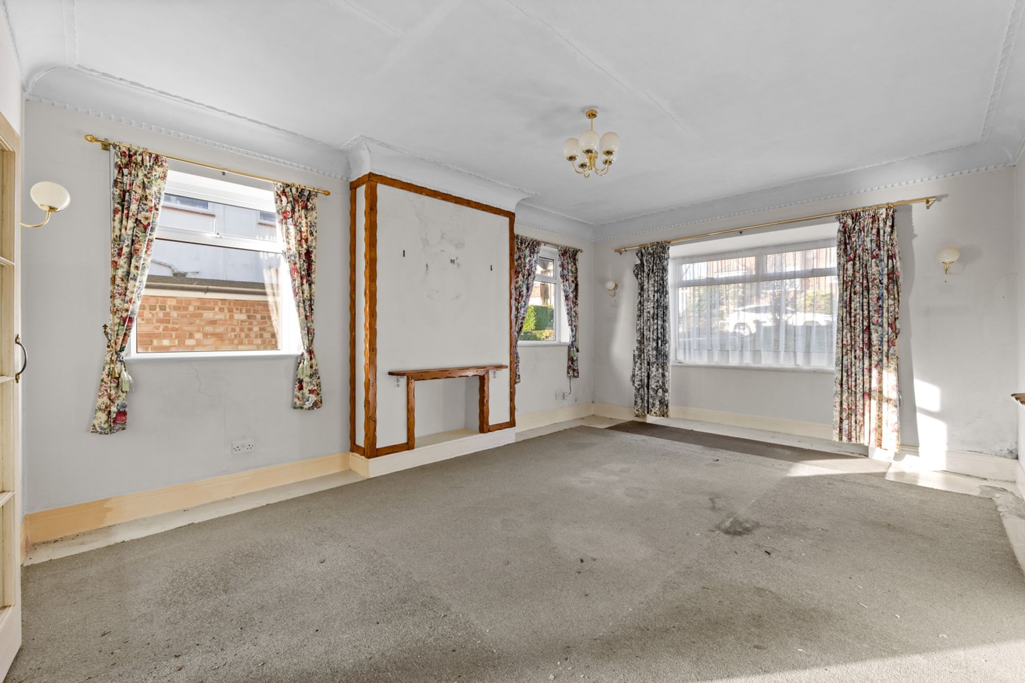 2 bed detached bungalow for sale in Westfield Avenue, South Croydon, CR2 - Property Image 3