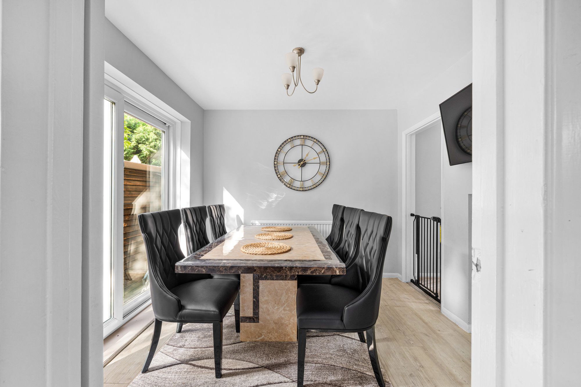 3 bed semi-detached house for sale in Cranmer Close, Warlingham  - Property Image 6