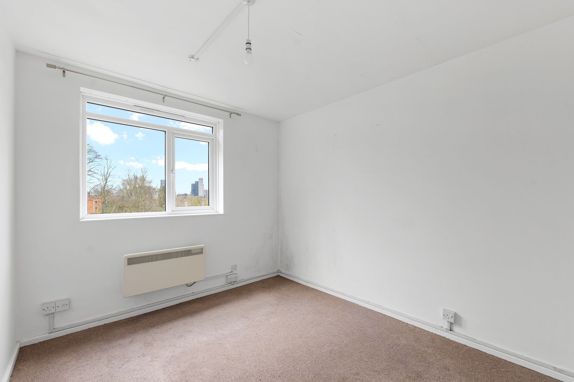 1 bed flat to rent in Haling Park Road, South Croydon 5