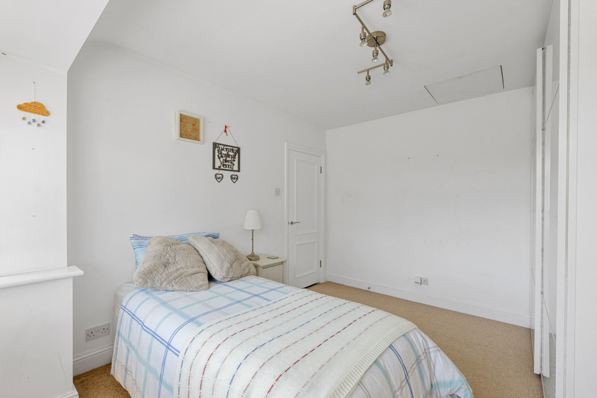 4 bed semi-detached house for sale in Hamsey Green Gardens, Warlingham  - Property Image 13