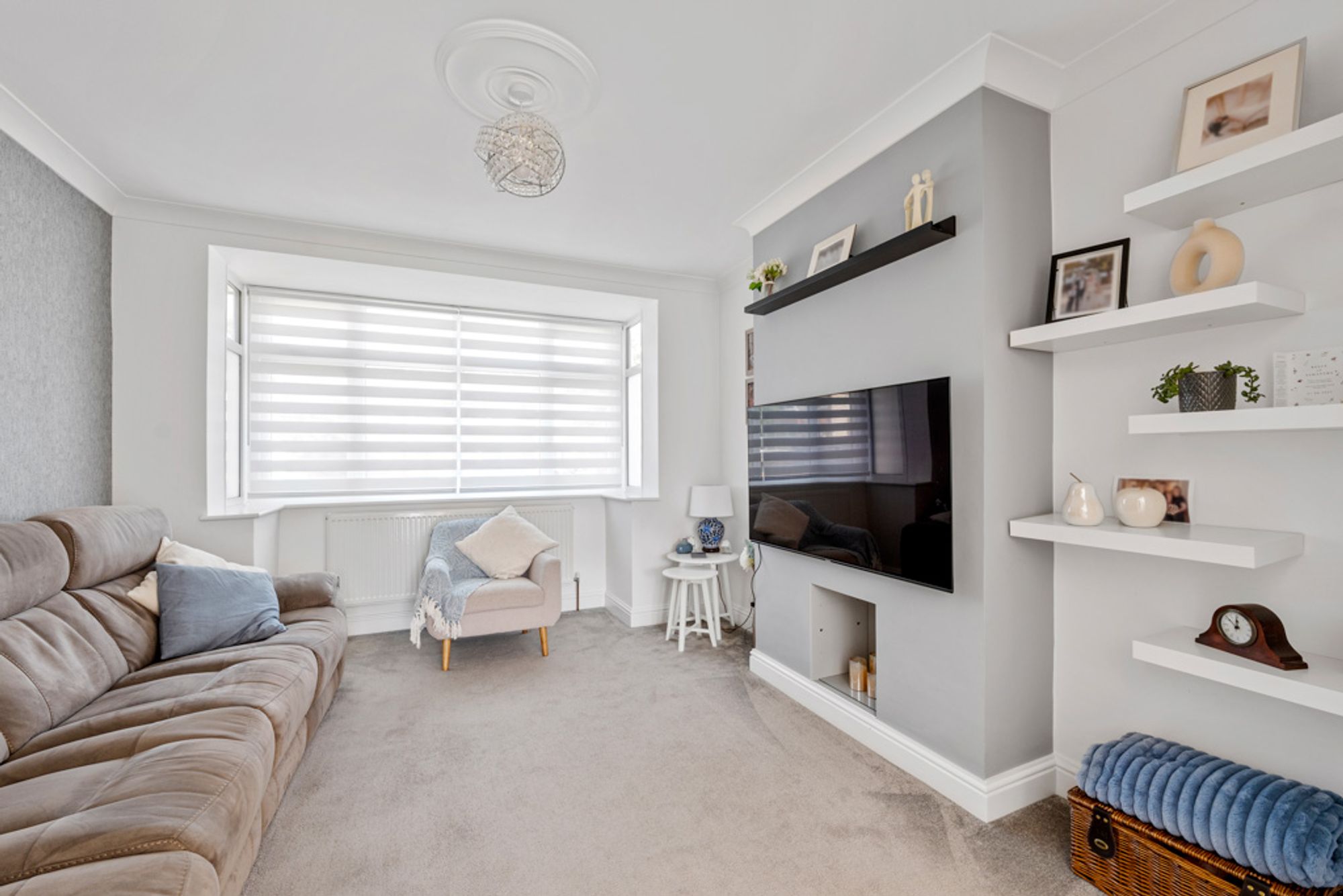 4 bed semi-detached house for sale in Hamsey Green Gardens, Warlingham  - Property Image 3
