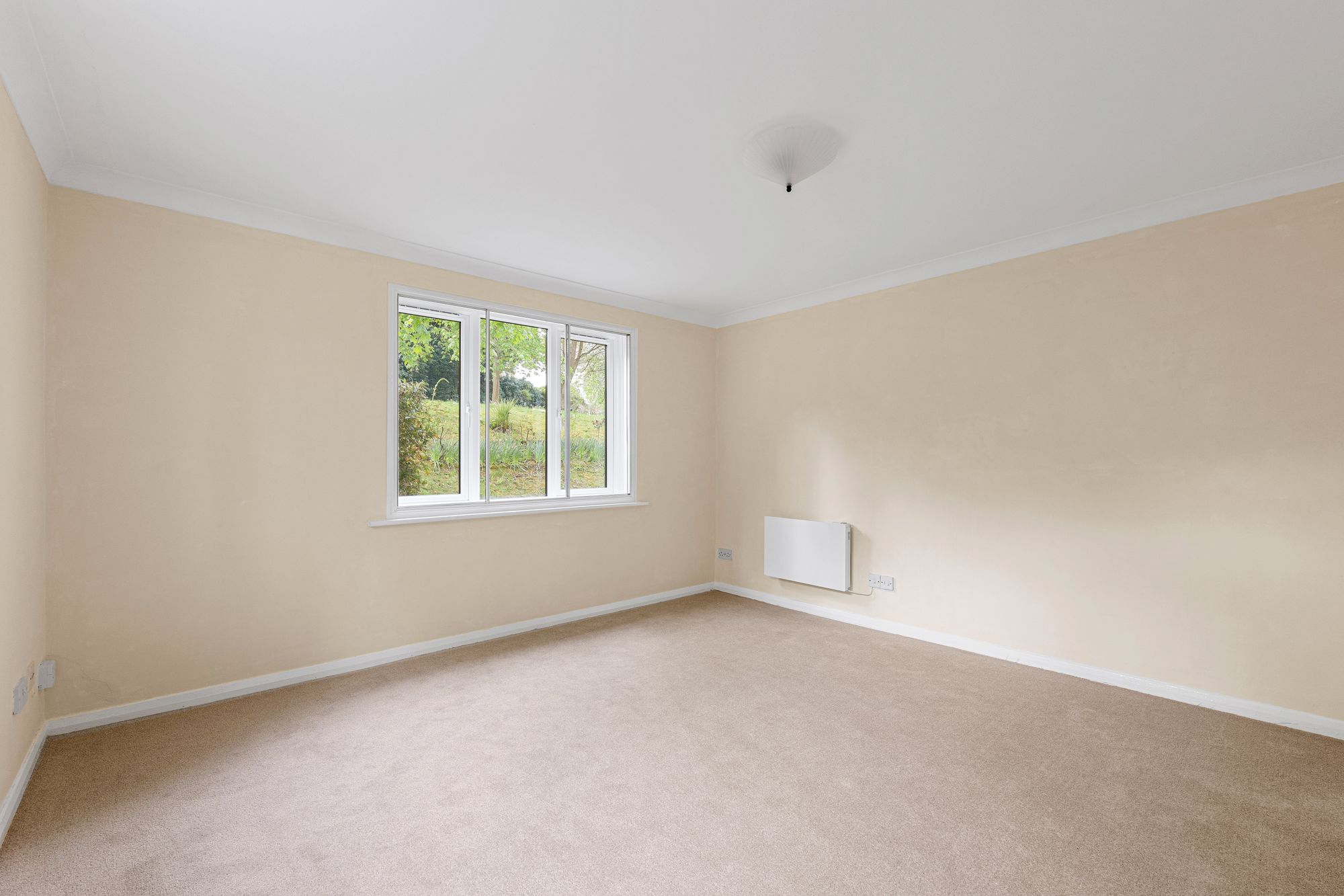 1 bed apartment for sale in Fairbairn Close, Purley 10