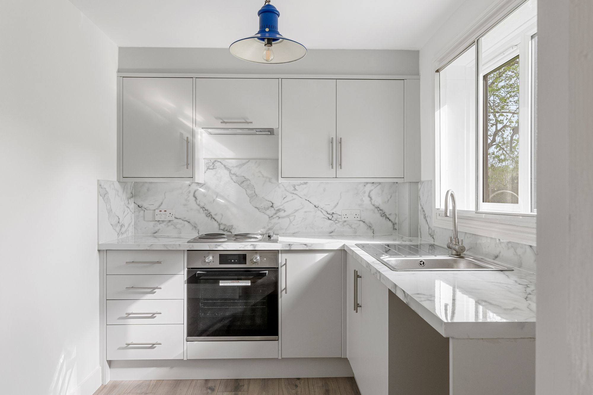 1 bed apartment for sale in Fairbairn Close, Purley 9