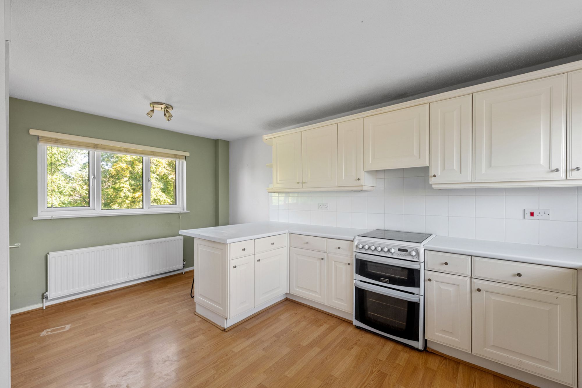 5 bed mid-terraced house for sale in Linton Glade, Croydon 4