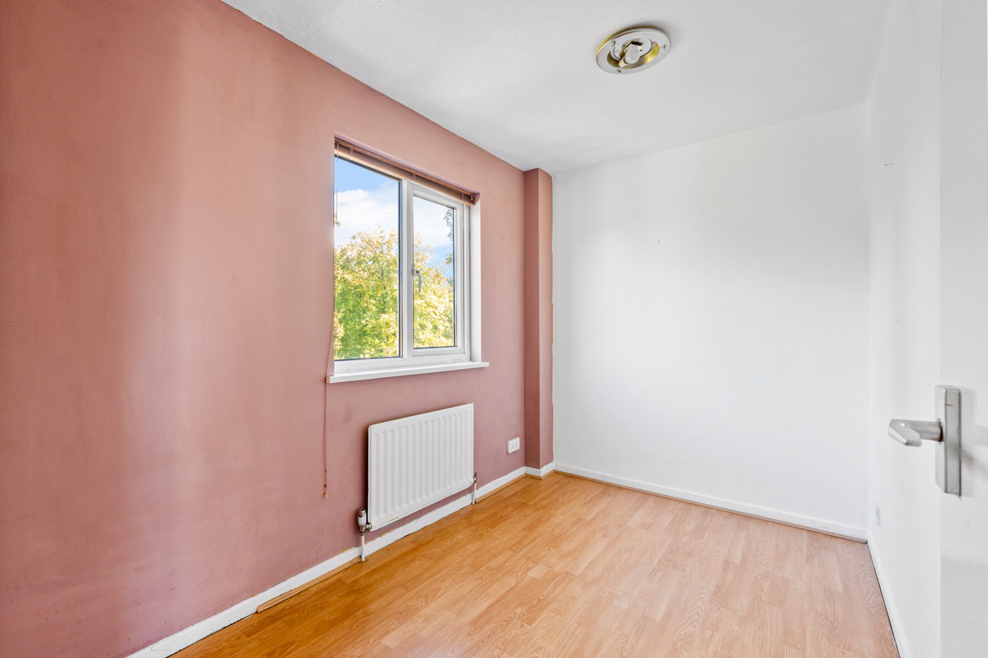 5 bed mid-terraced house for sale in Linton Glade, Croydon 26