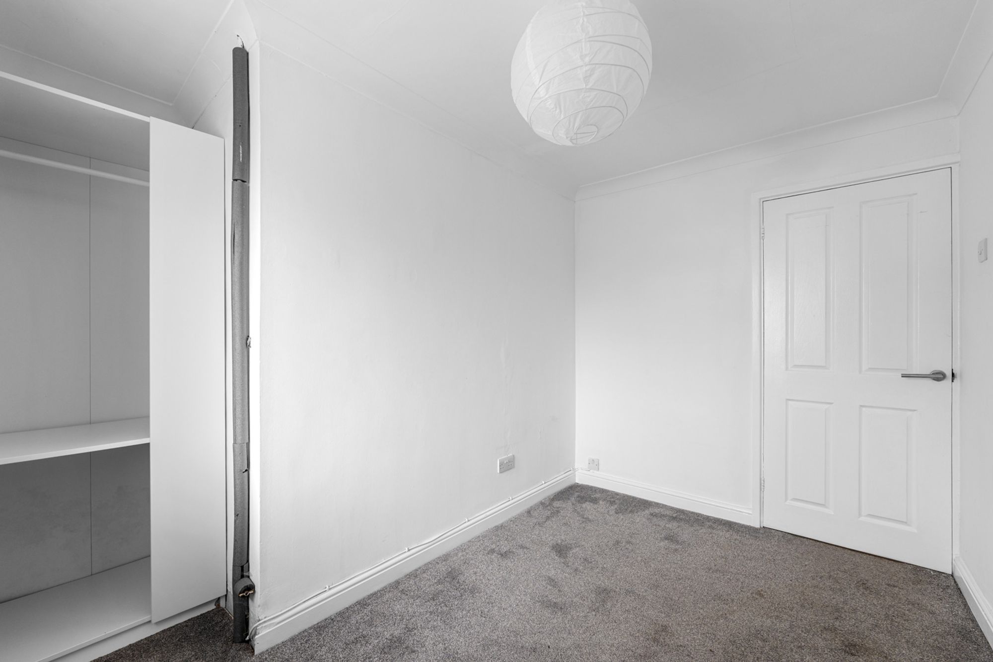 2 bed maisonette for sale in Swallowdale, South Croydon 7