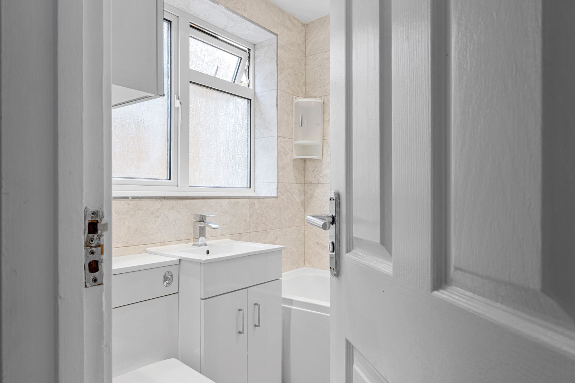 2 bed maisonette for sale in Swallowdale, South Croydon 10