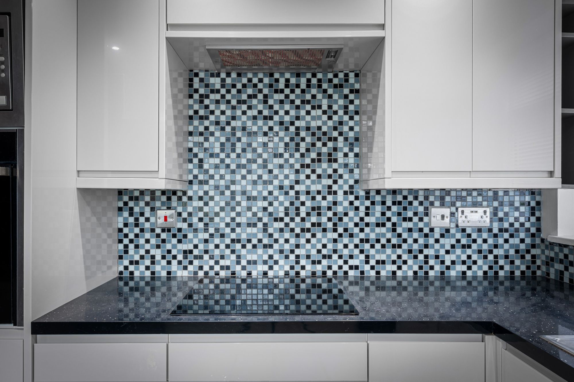 2 bed maisonette for sale in Swallowdale, South Croydon 15