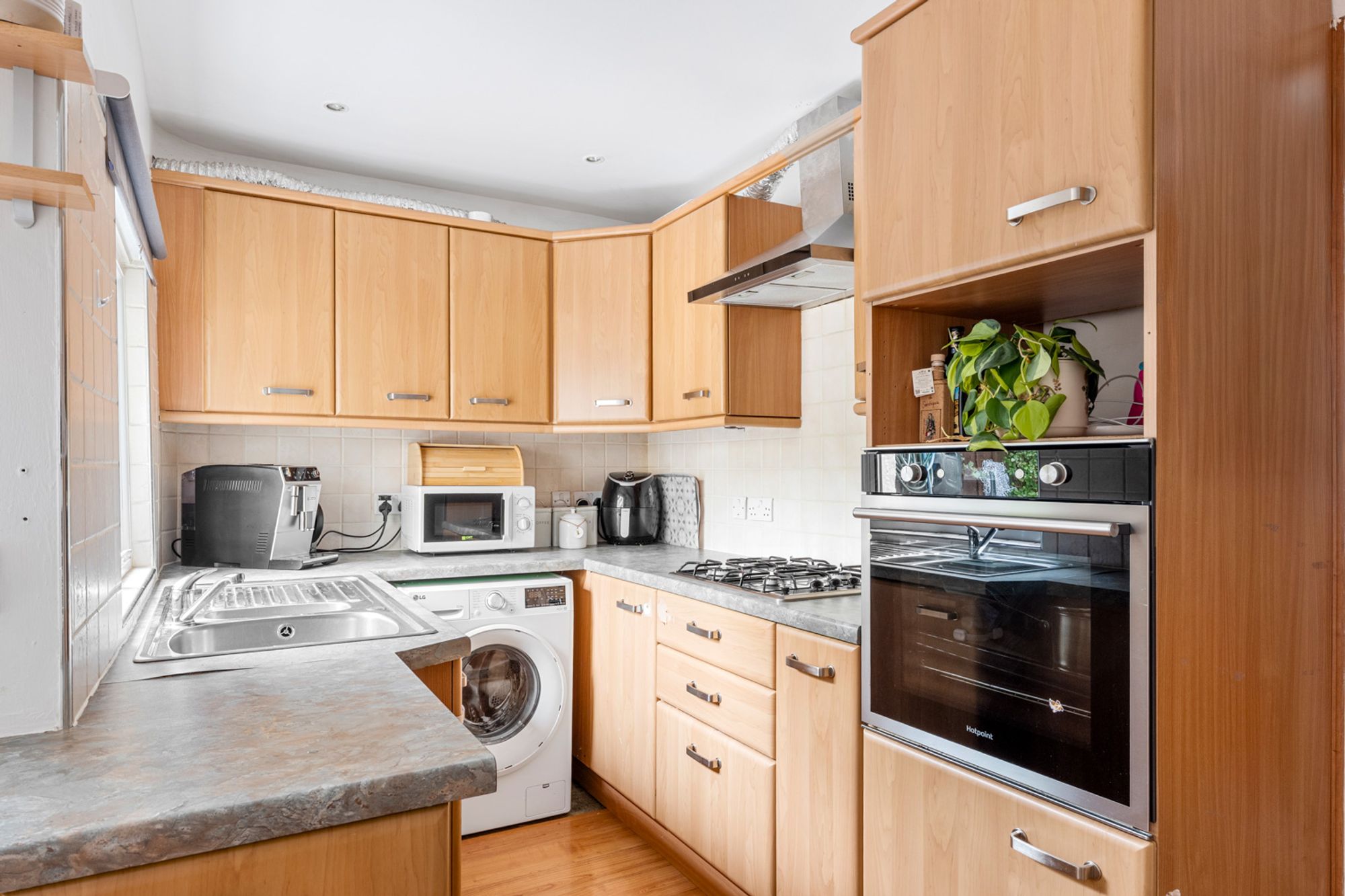 2 bed terraced house for sale in Limpsfield Road, South Croydon 5