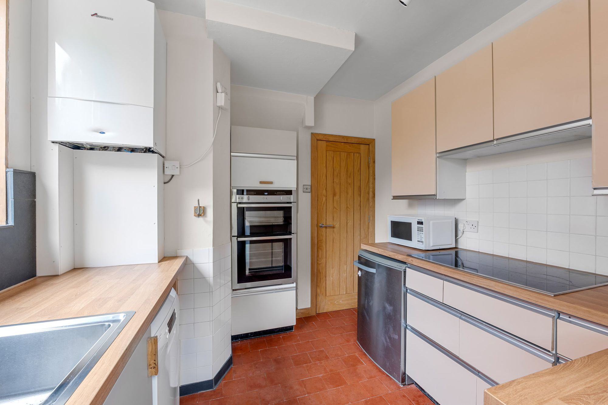 3 bed semi-detached house to rent in Holmwood Avenue, South Croydon 4