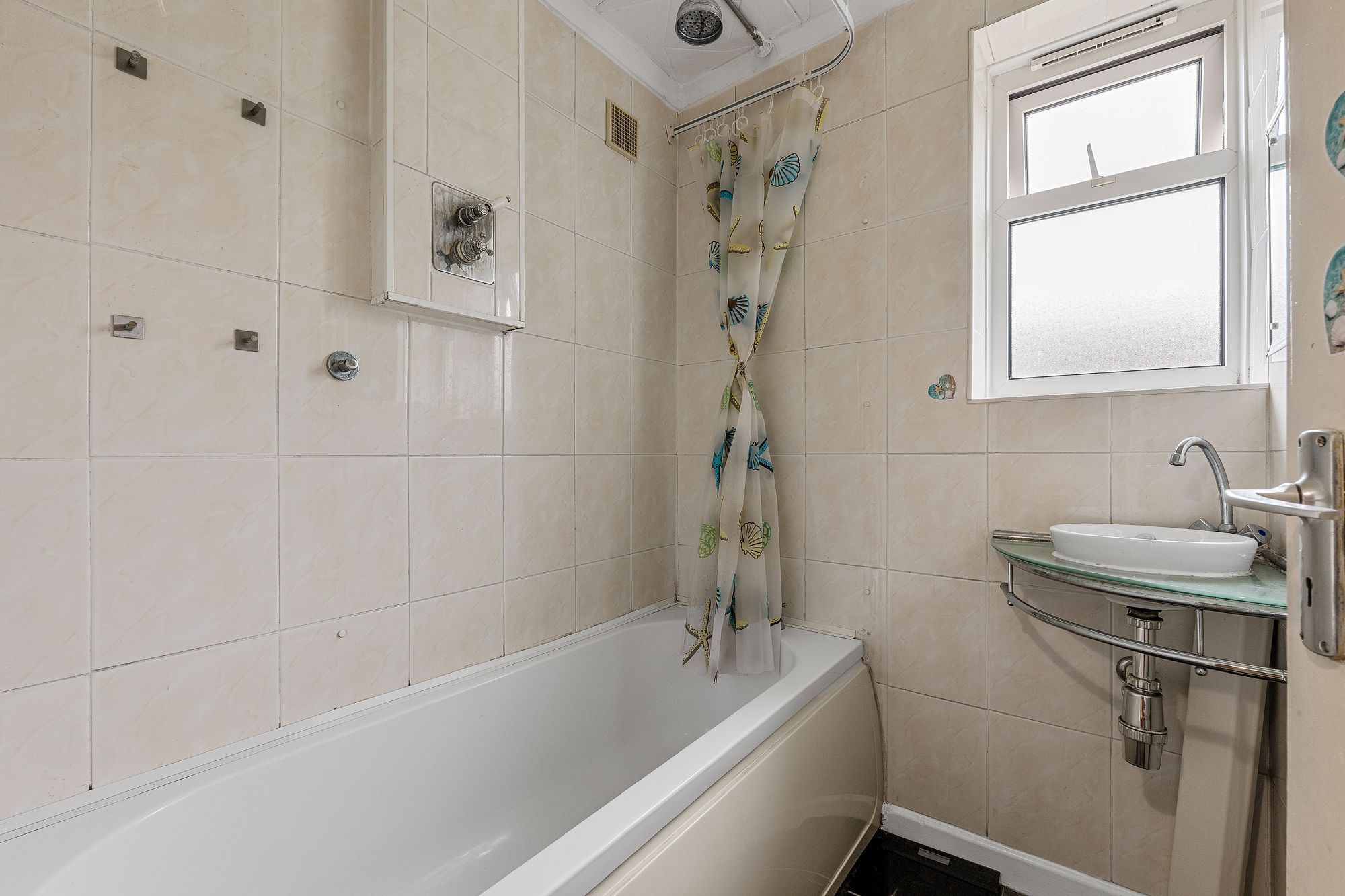 3 bed semi-detached house for sale in Wentworth Way, South Croydon  - Property Image 14