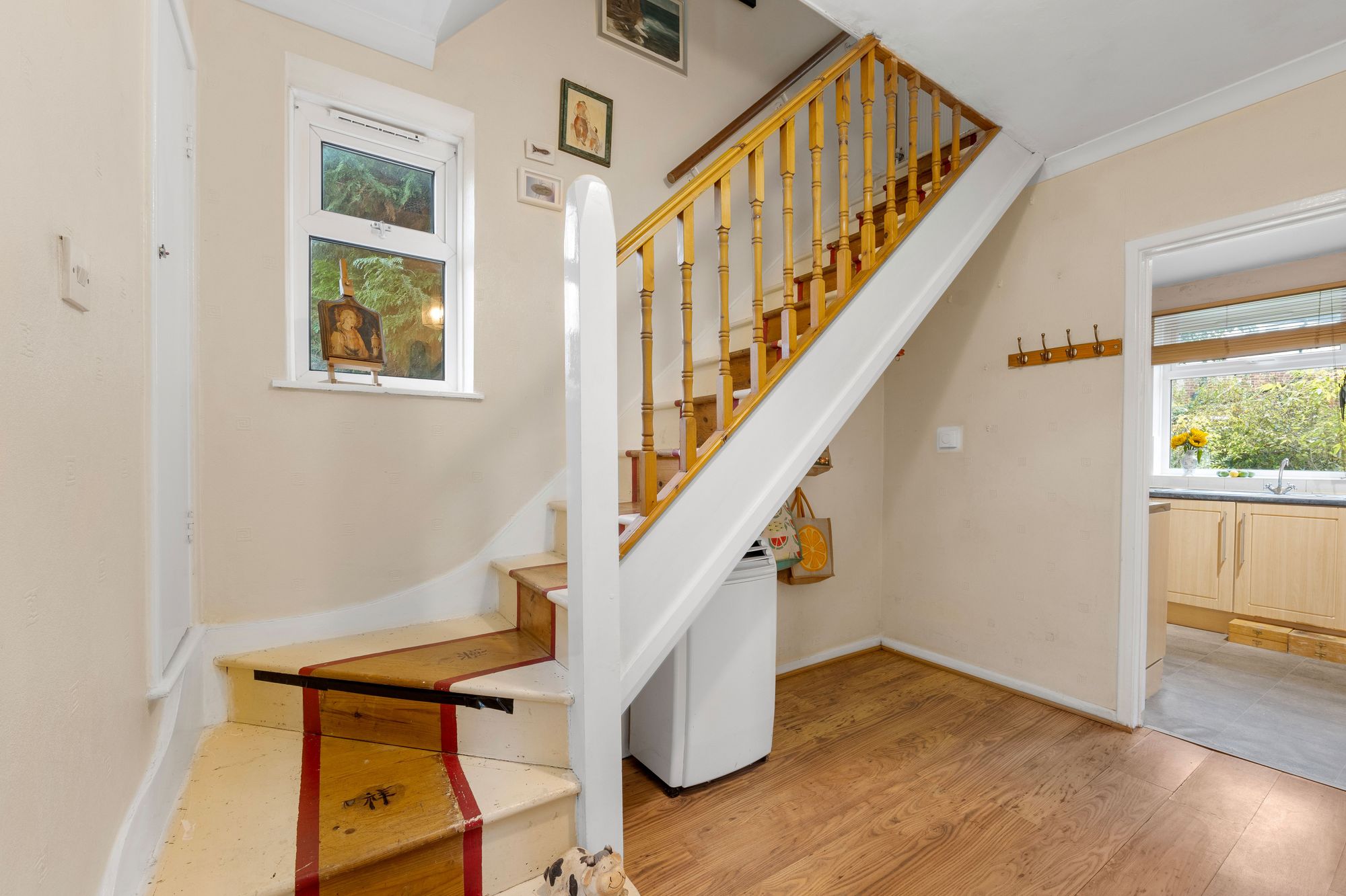 3 bed semi-detached house for sale in Wentworth Way, South Croydon  - Property Image 4