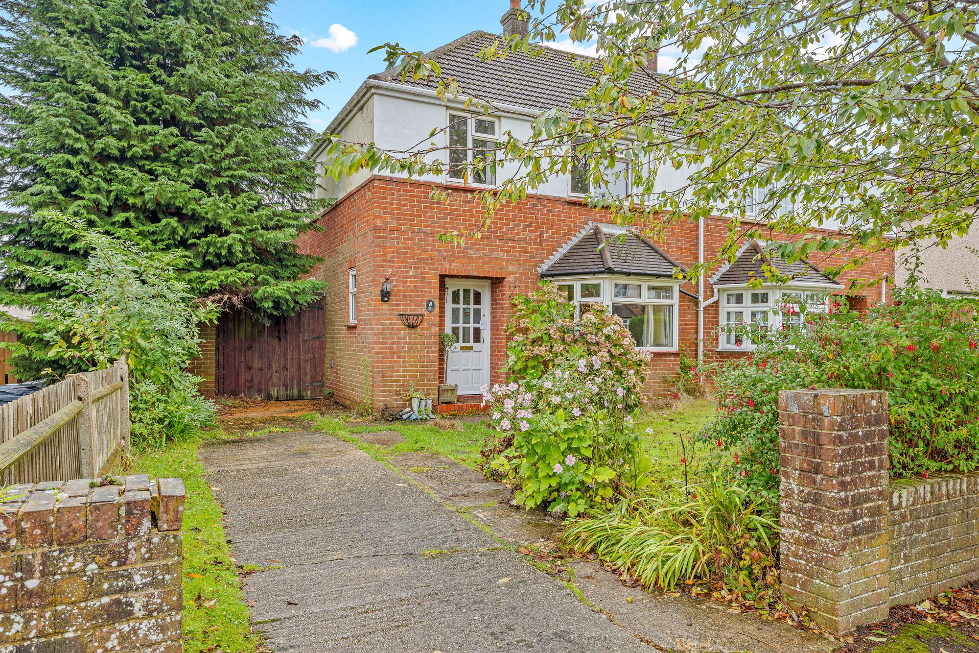 3 bed semi-detached house for sale in Wentworth Way, South Croydon  - Property Image 1