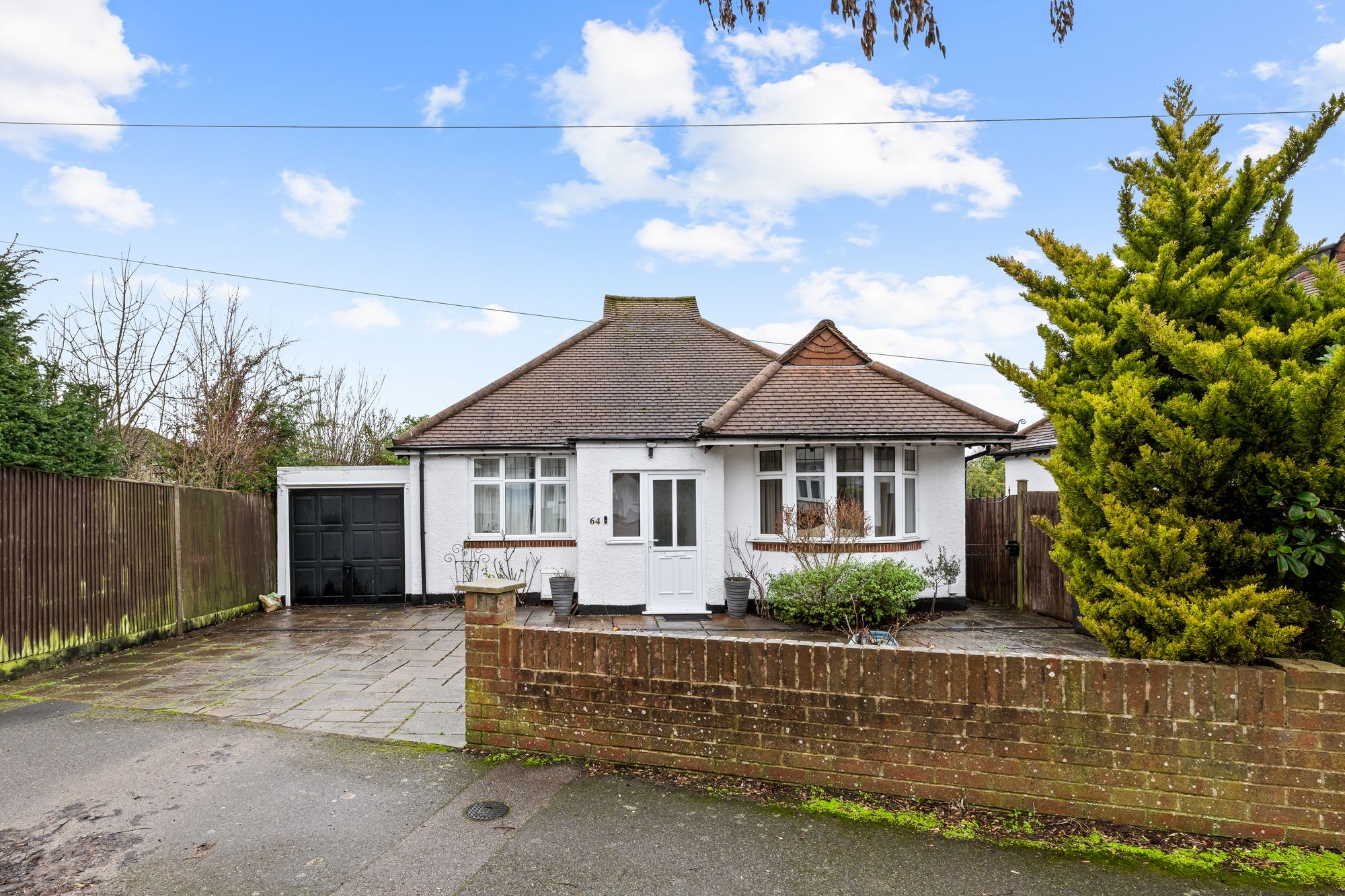 3 bed detached bungalow for sale in Princes Avenue, South Croydon, CR2  - Property Image 1