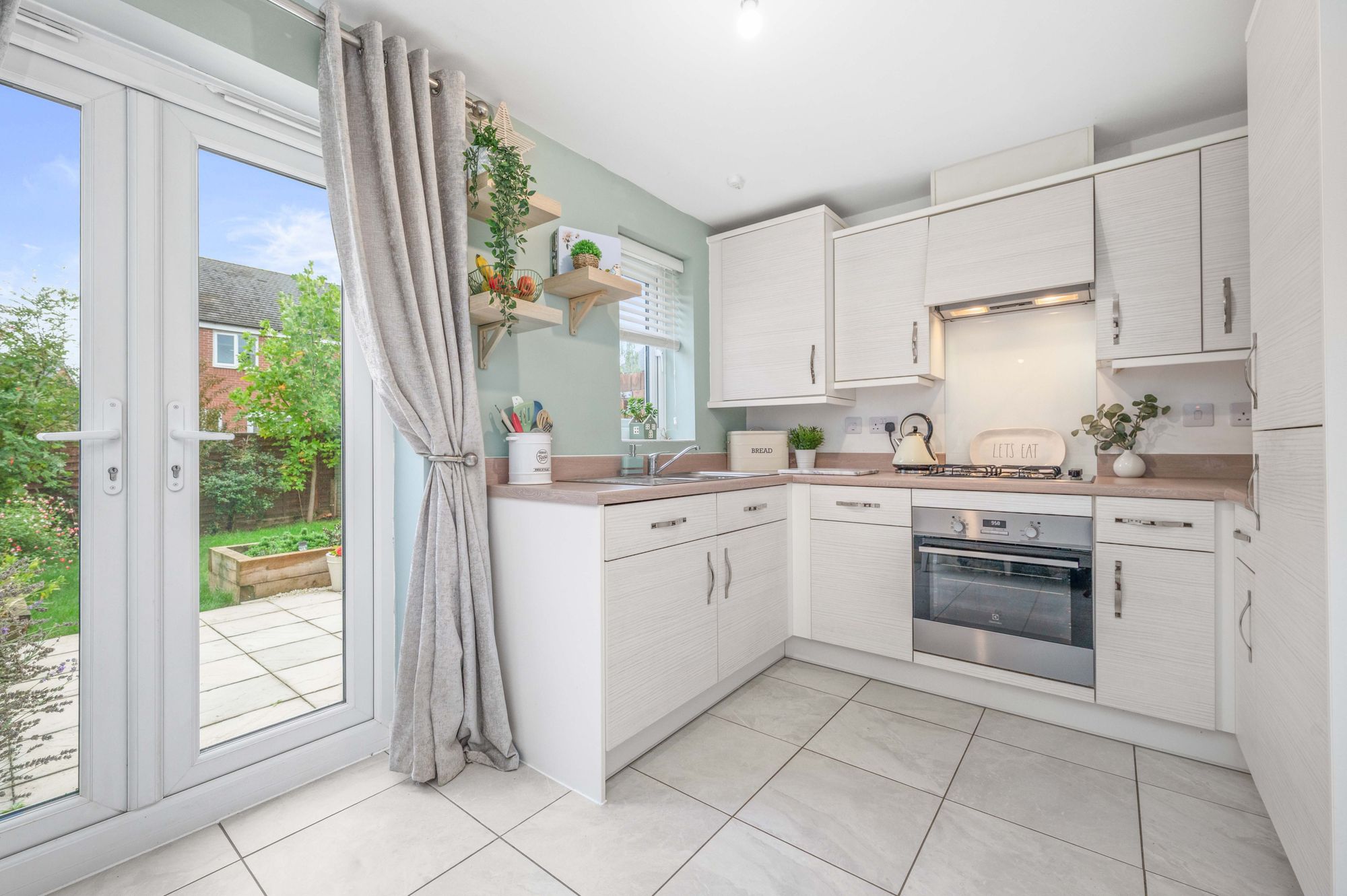 3 bed semi-detached house for sale in Willow Way, Meon Vale, CV37 2