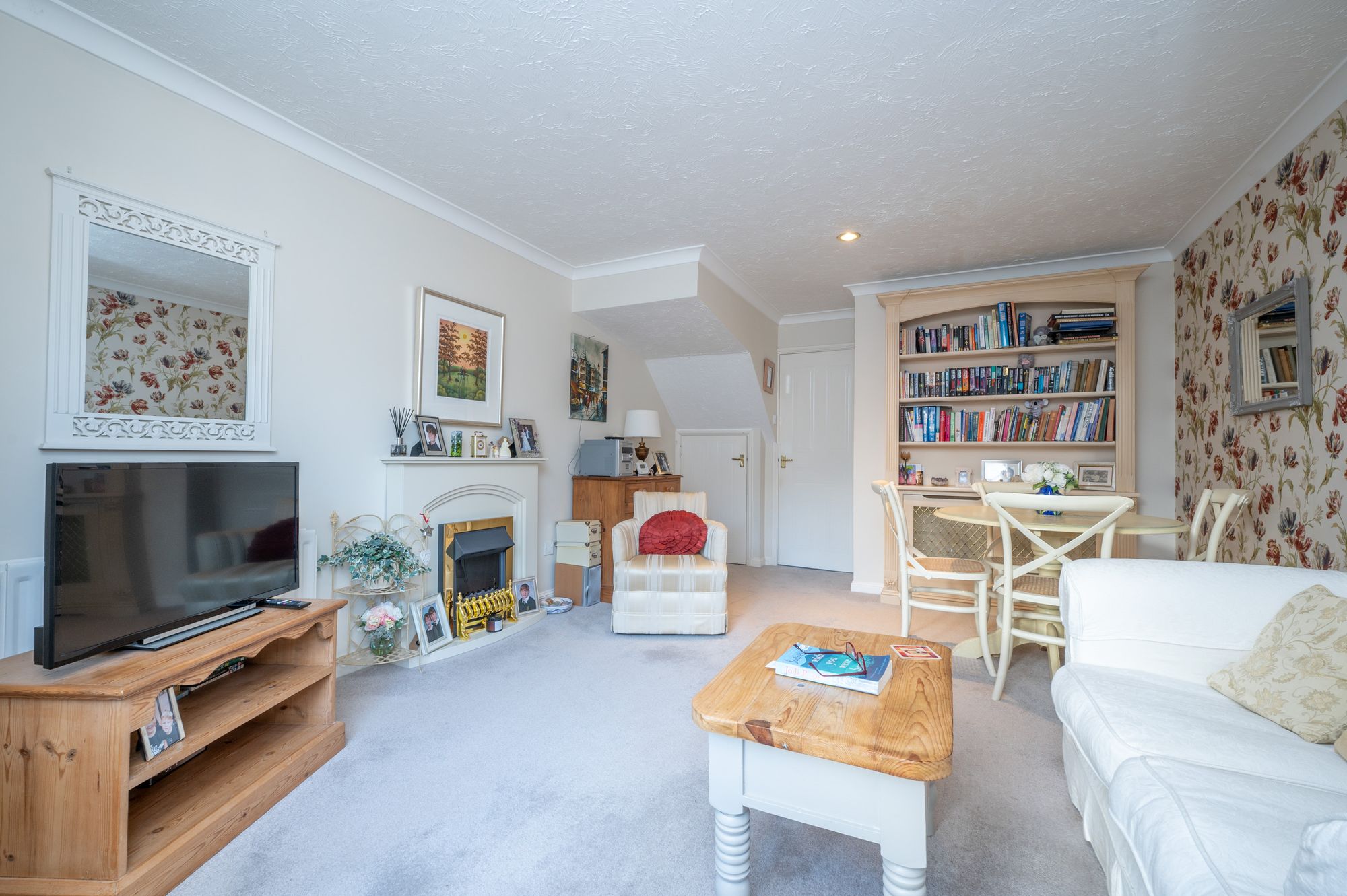 2 bed end of terrace house for sale in New Street, Stratford-Upon-Avon, CV37 10