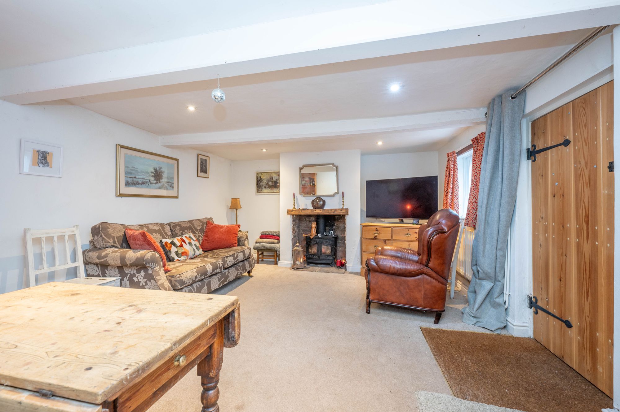 2 bed semi-detached cottage for sale in Ash Lane, Stratford-Upon-Avon  - Property Image 2