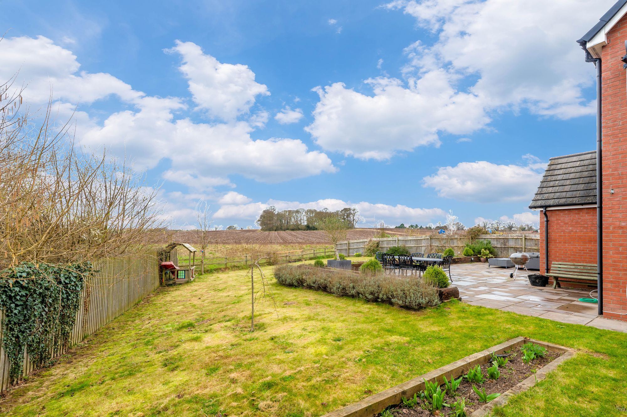 5 bed detached house for sale in The Spinney, Hampton Lucy, CV35 3