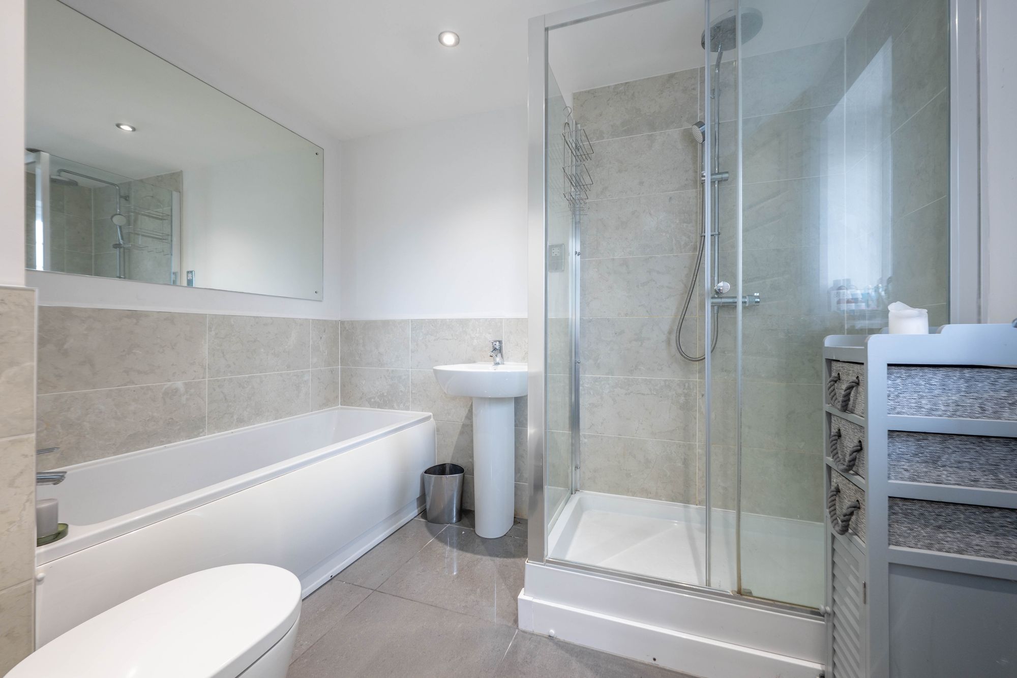 5 bed detached house for sale in The Spinney, Hampton Lucy, CV35 12