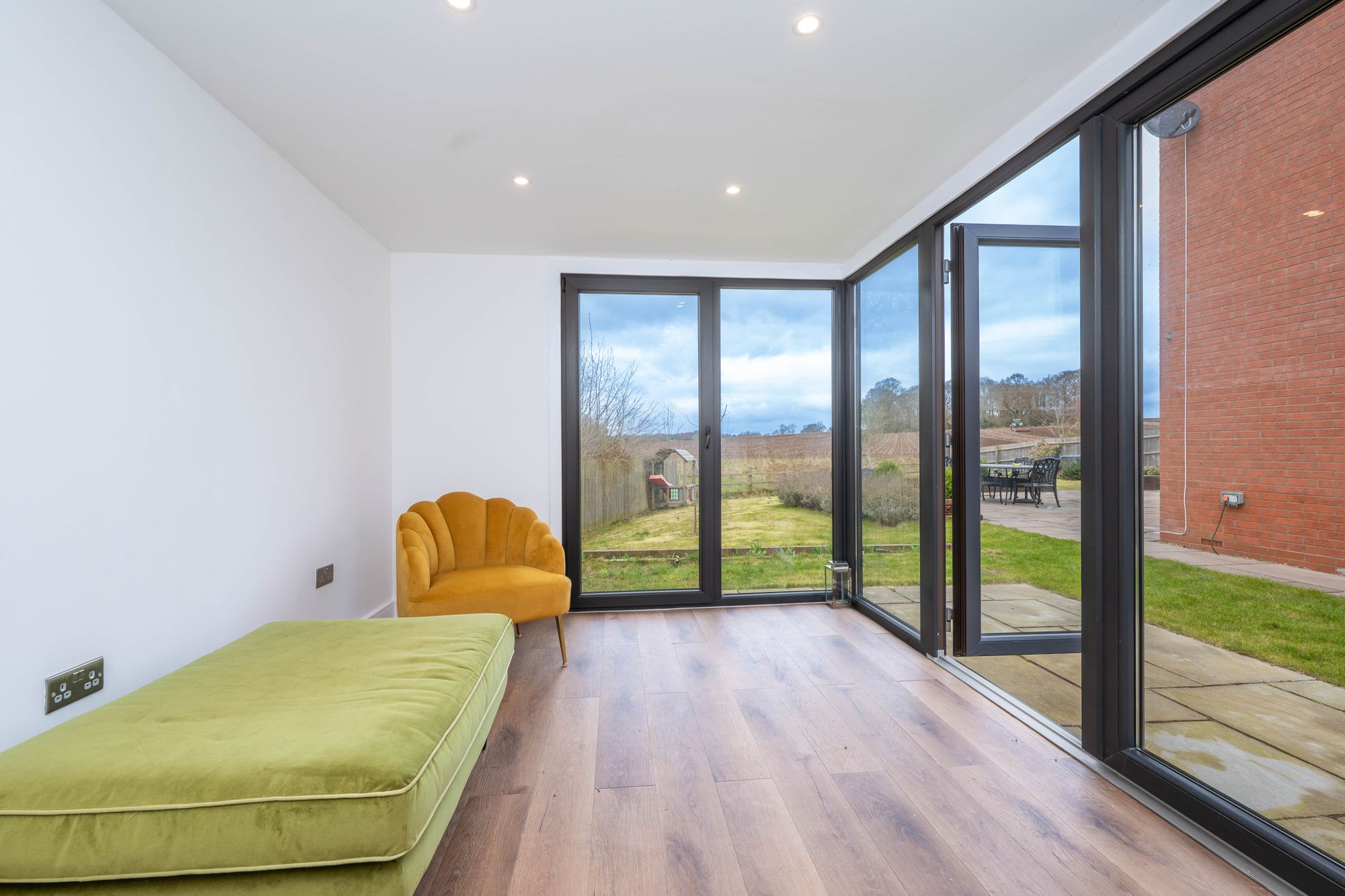 5 bed detached house for sale in The Spinney, Hampton Lucy, CV35 24