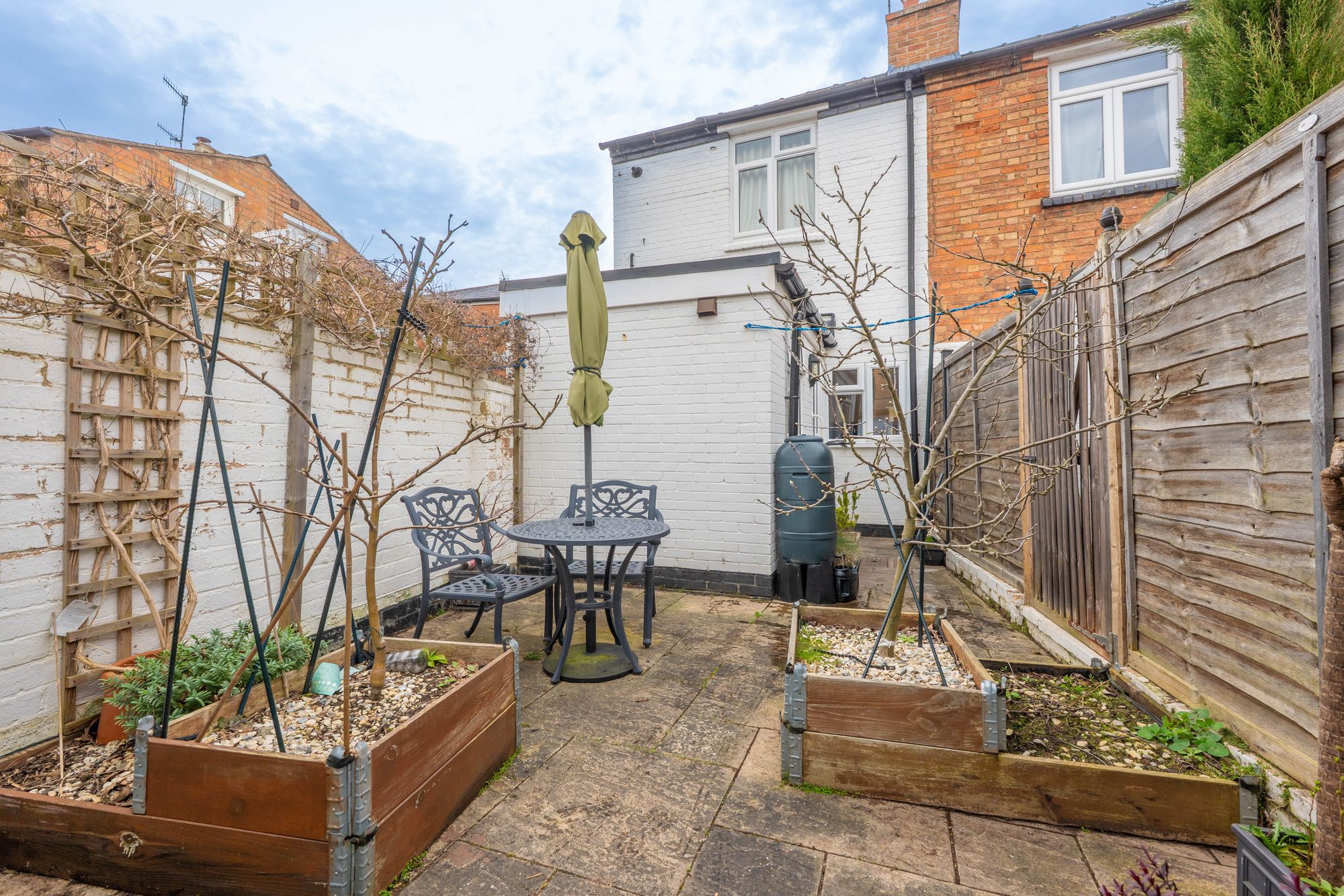 2 bed end of terrace house for sale in Narrow Lane, Stratford-Upon-Avon, CV37 10