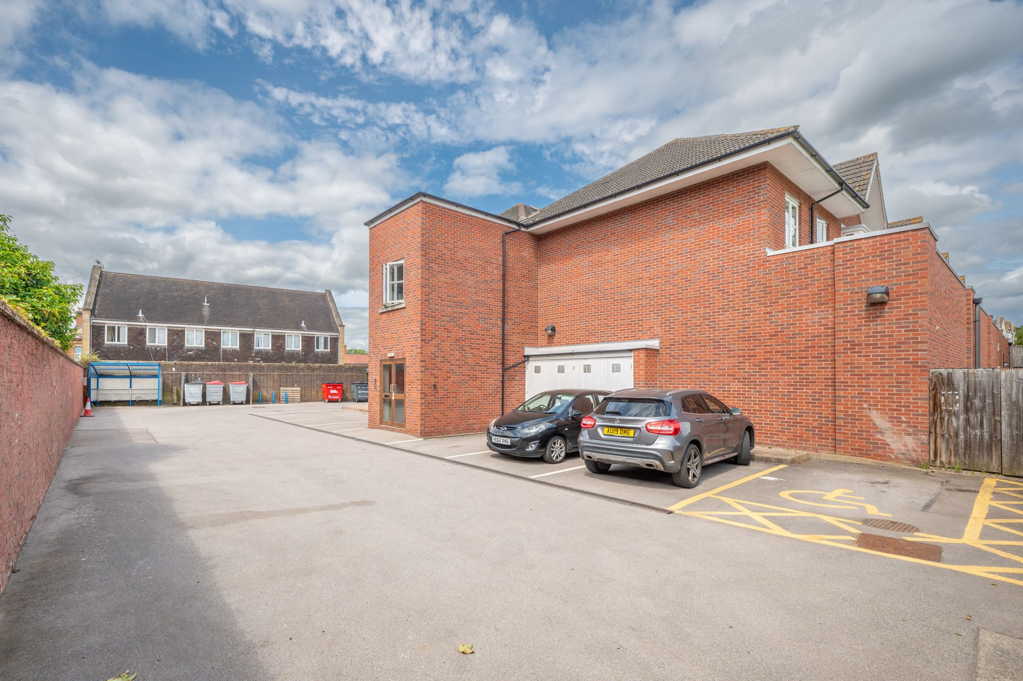 2 bed apartment for sale in Coten End, Warwick, CV34 9
