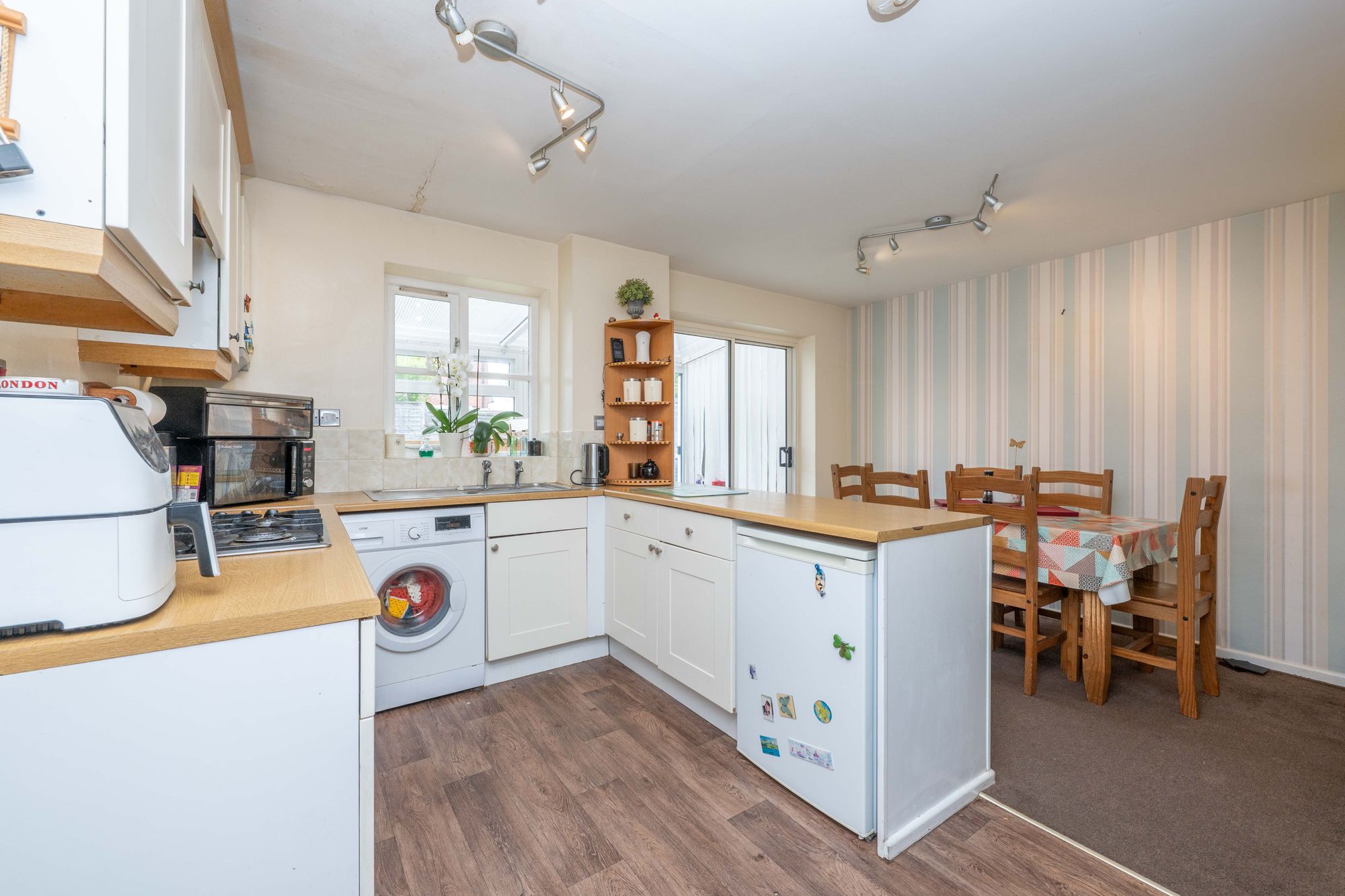 3 bed semi-detached house for sale in Charlecote Gardens, Leamington Spa  - Property Image 3