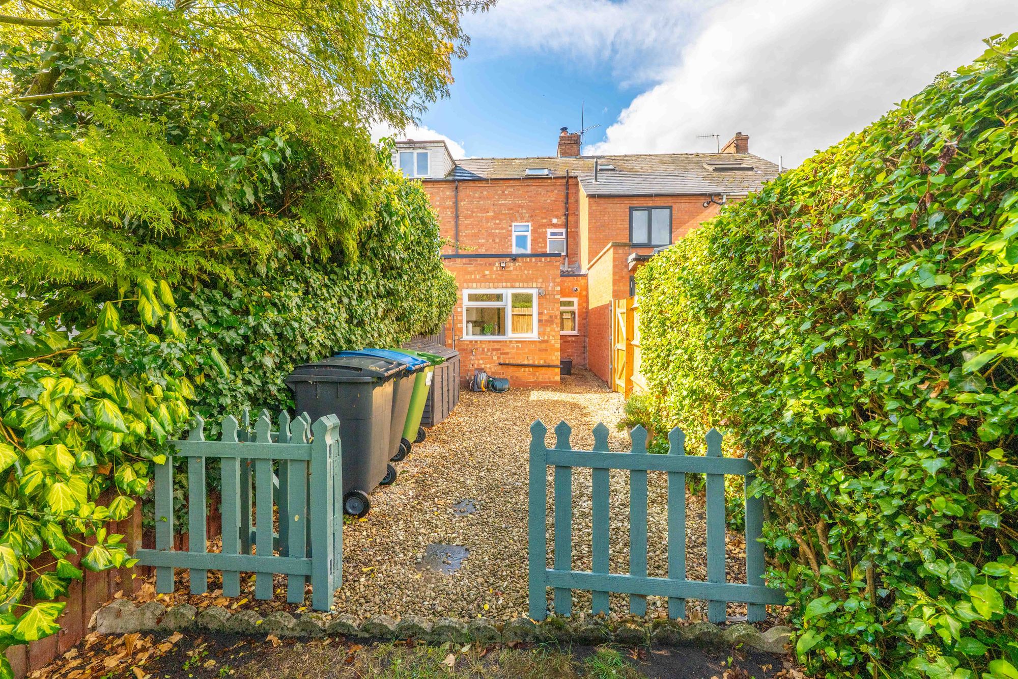 2 bed mid-terraced house for sale in Clopton Road, Stratford-Upon-Avon, CV37 15