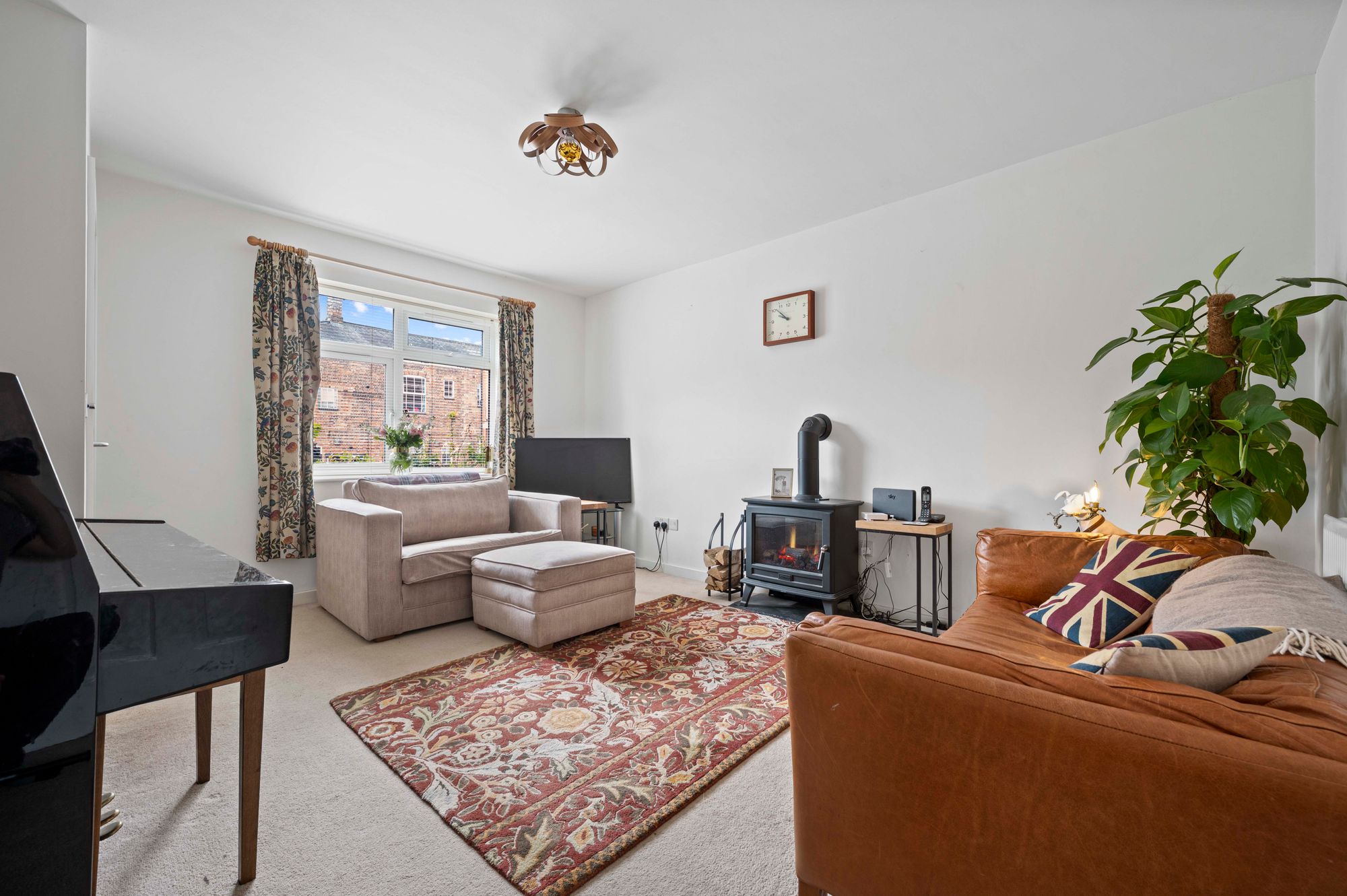 2 bed semi-detached house for sale in Albert Street, Warwick  - Property Image 2
