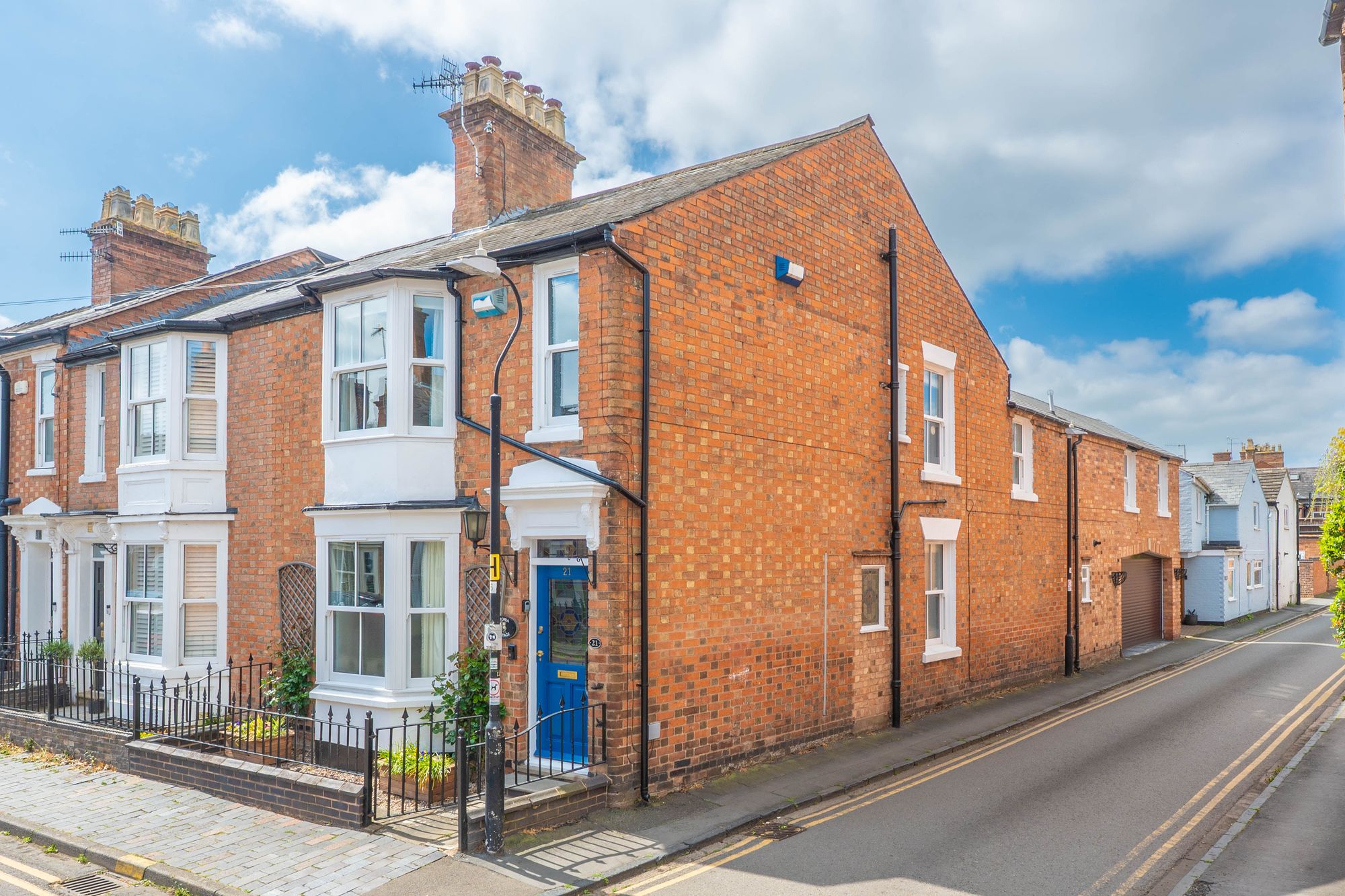 4 bed end of terrace house for sale in West Street, Stratford-upon-Avon, CV37