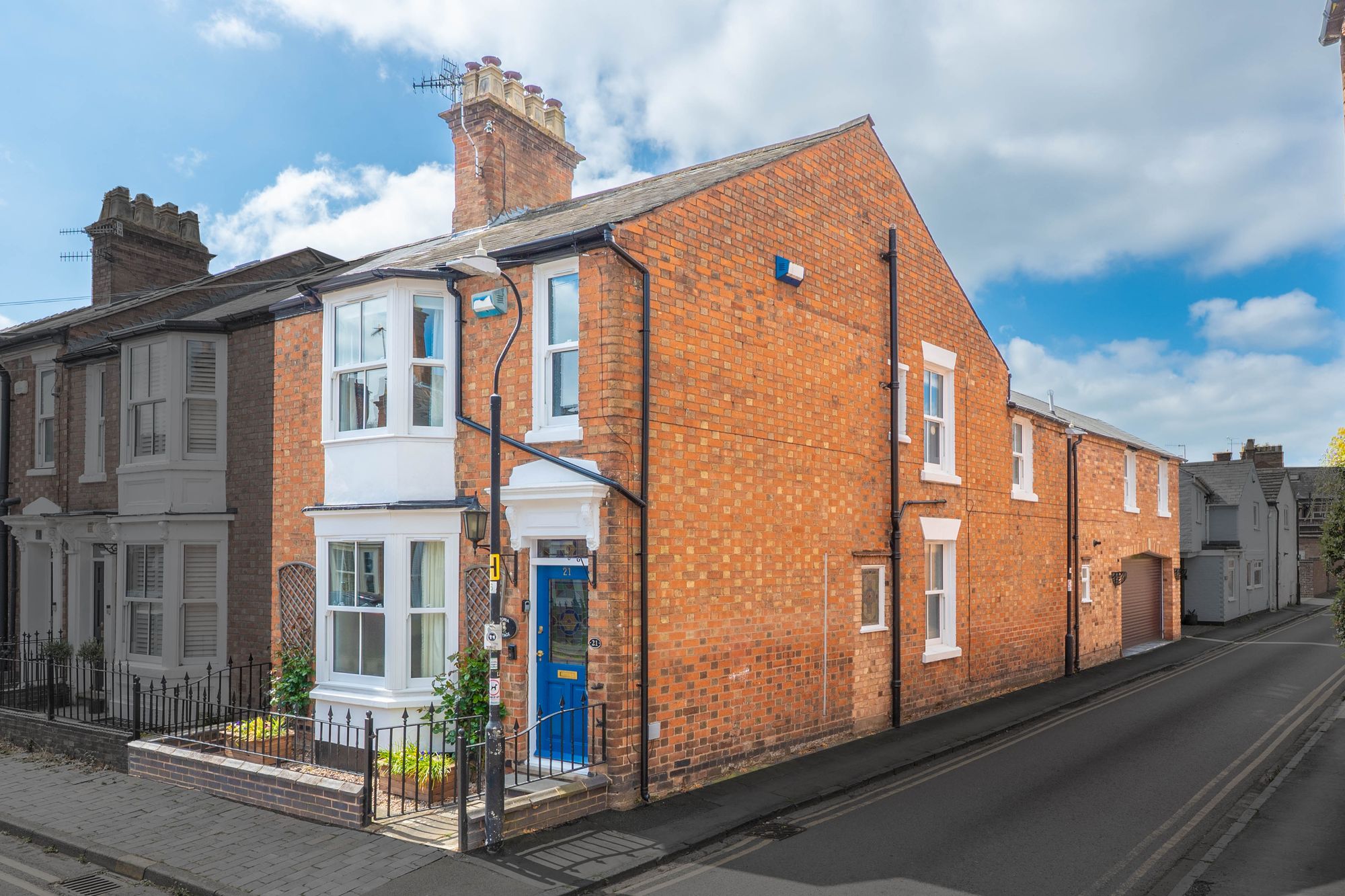 4 bed end of terrace house for sale in 21 West Street, Stratford-Upon-Avon, CV37 20