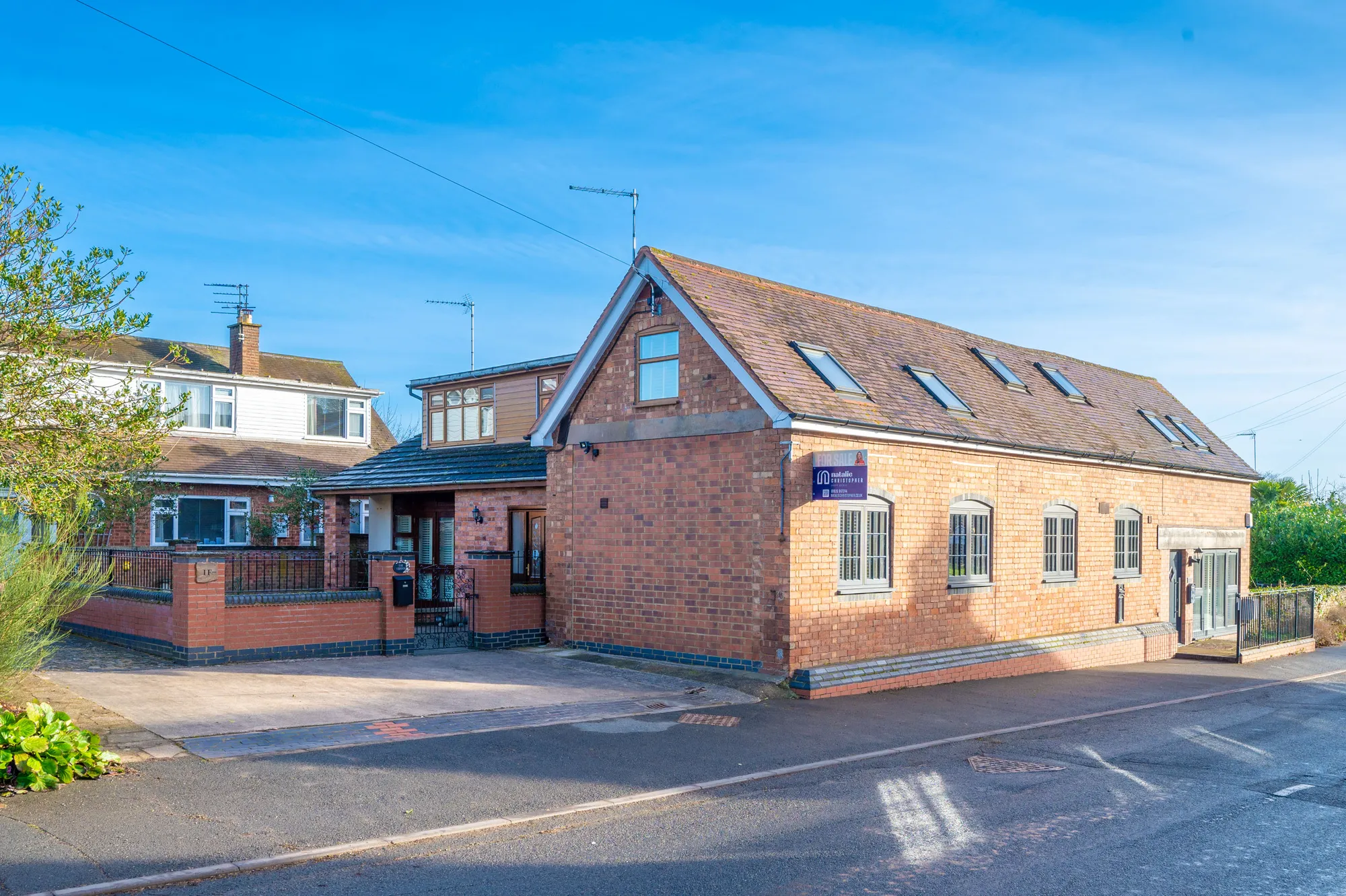 5 bed detached house for sale in Marton Road, Rugby  - Property Image 1