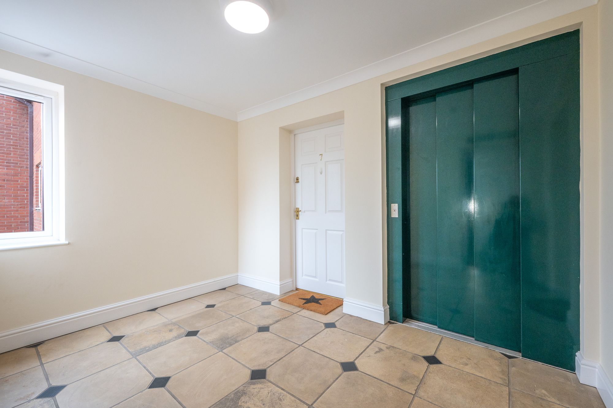 2 bed apartment for sale in Warwick Road, Stratford-Upon-Avon, CV37 18