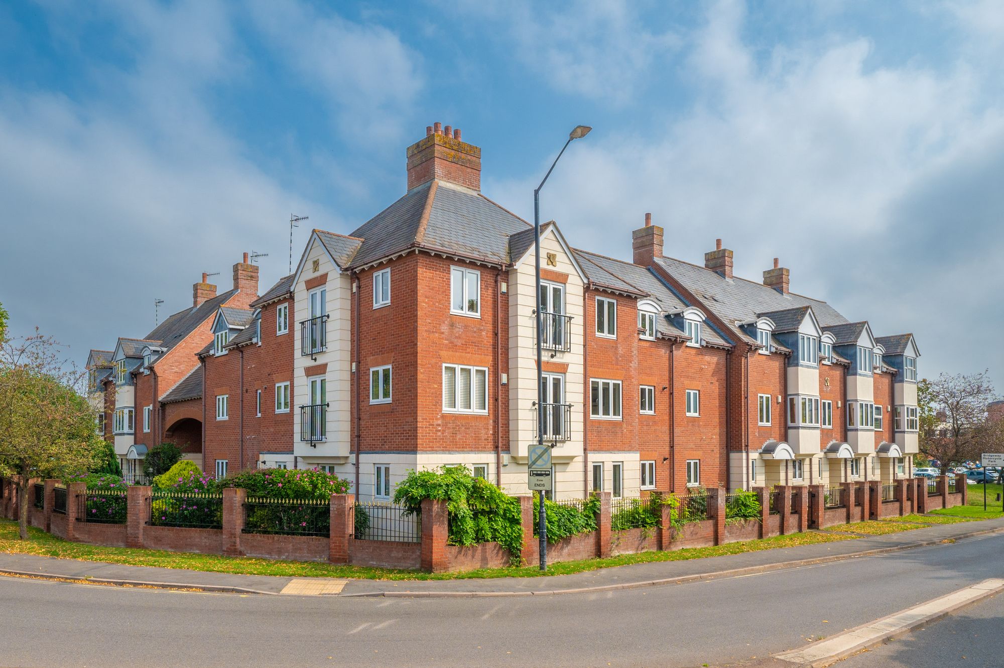 2 bed apartment for sale in Warwick Road, Stratford-Upon-Avon  - Property Image 1