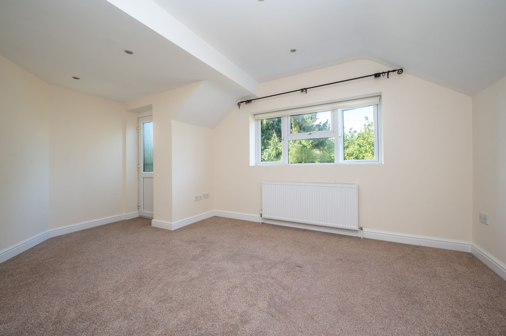 2 bed apartment for sale in Evesham Place, Stratford-Upon-Avon  - Property Image 7