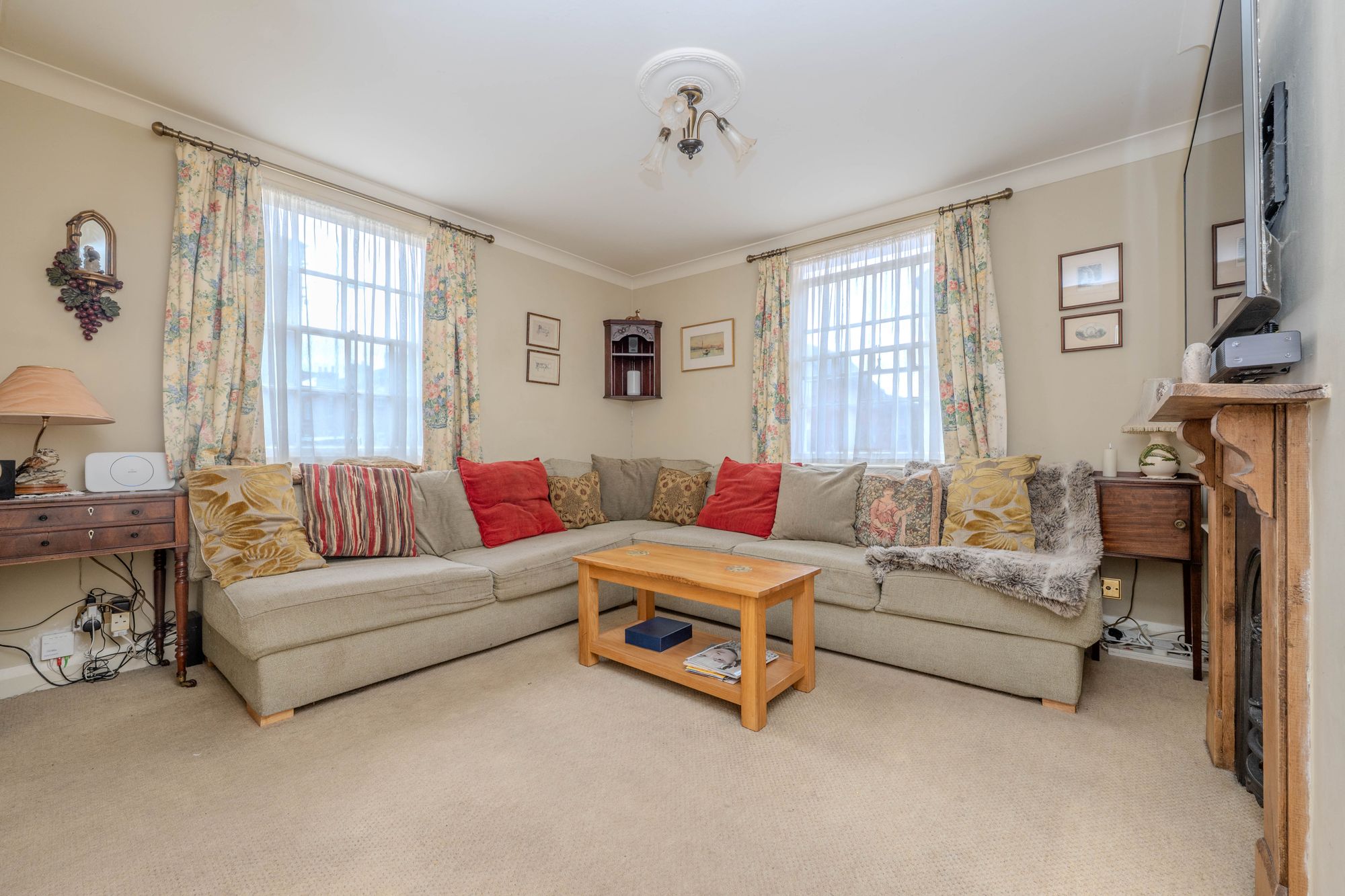 4 bed end of terrace house for sale in New Street, Stratford-Upon-Avon, CV37 1
