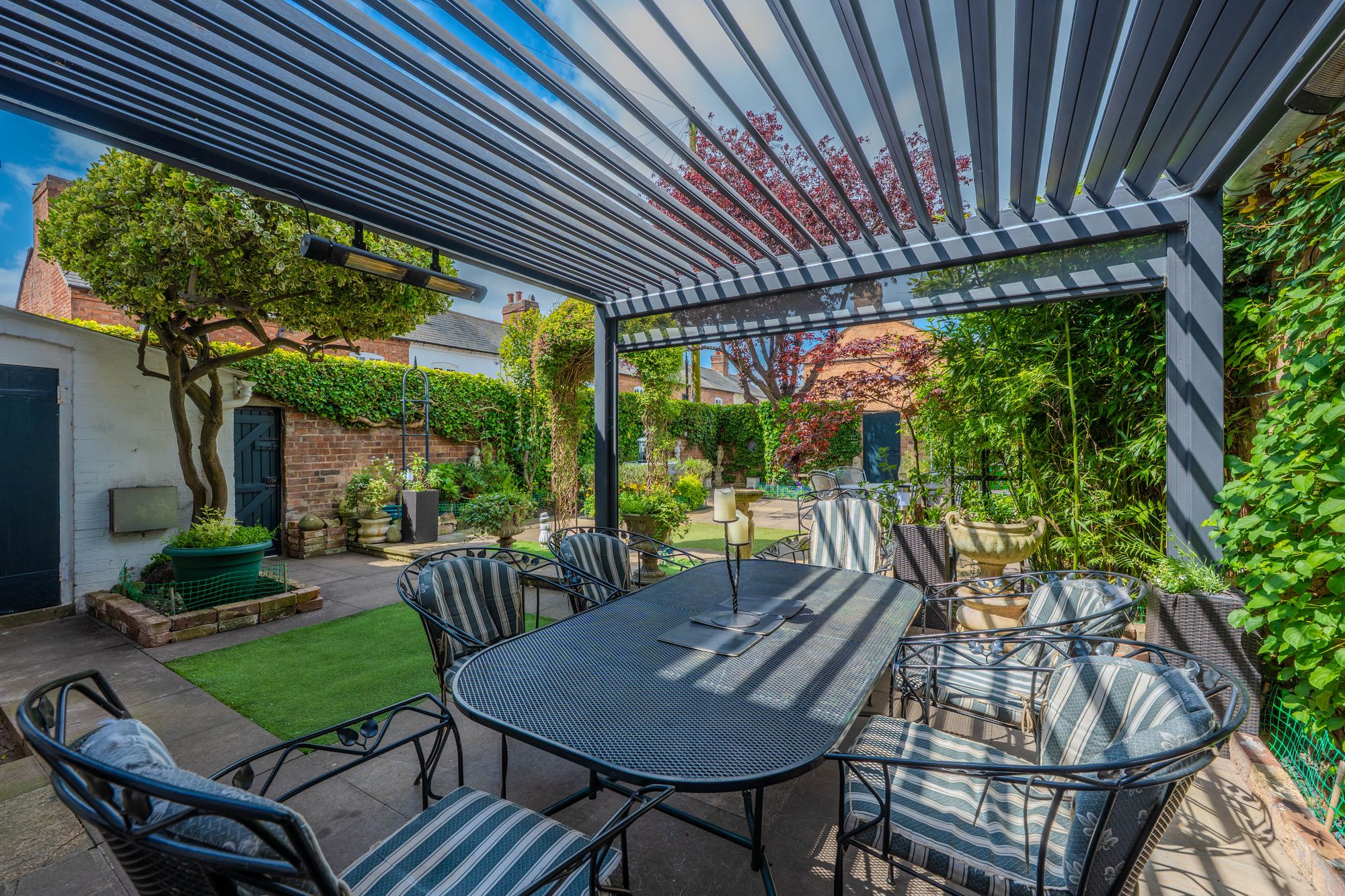 4 bed end of terrace house for sale in New Street, Stratford-Upon-Avon, CV37 12