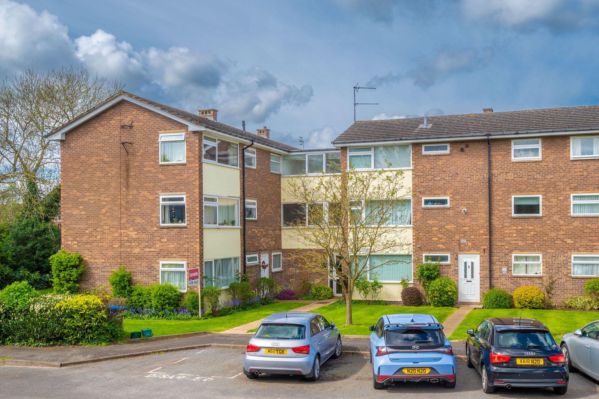 2 bed apartment for sale in Cherry Orchard, Stratford-Upon-Avon, CV37 12