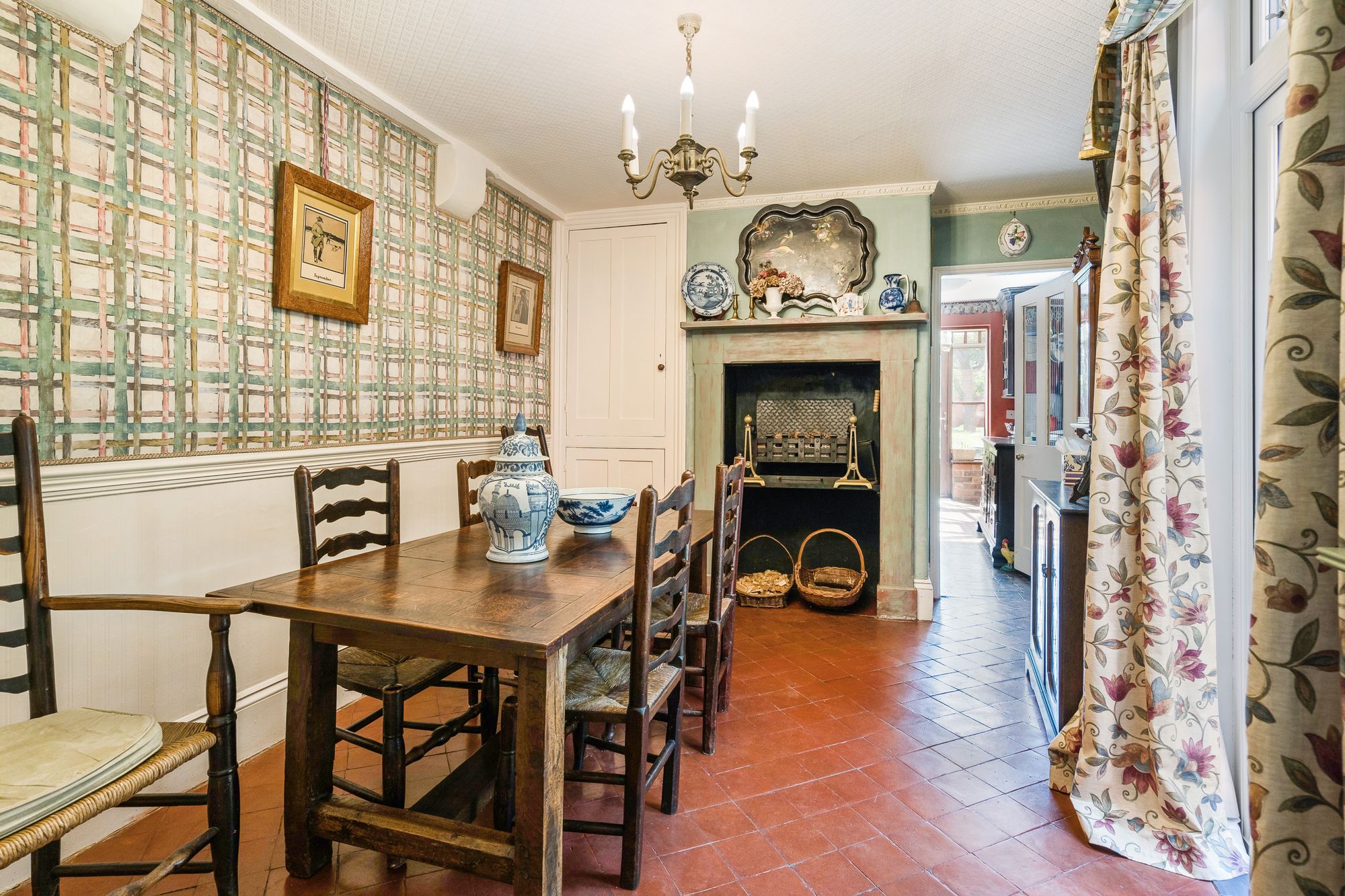 4 bed mid-terraced house for sale in Chestnut Walk, Stratford-Upon-Avon  - Property Image 5