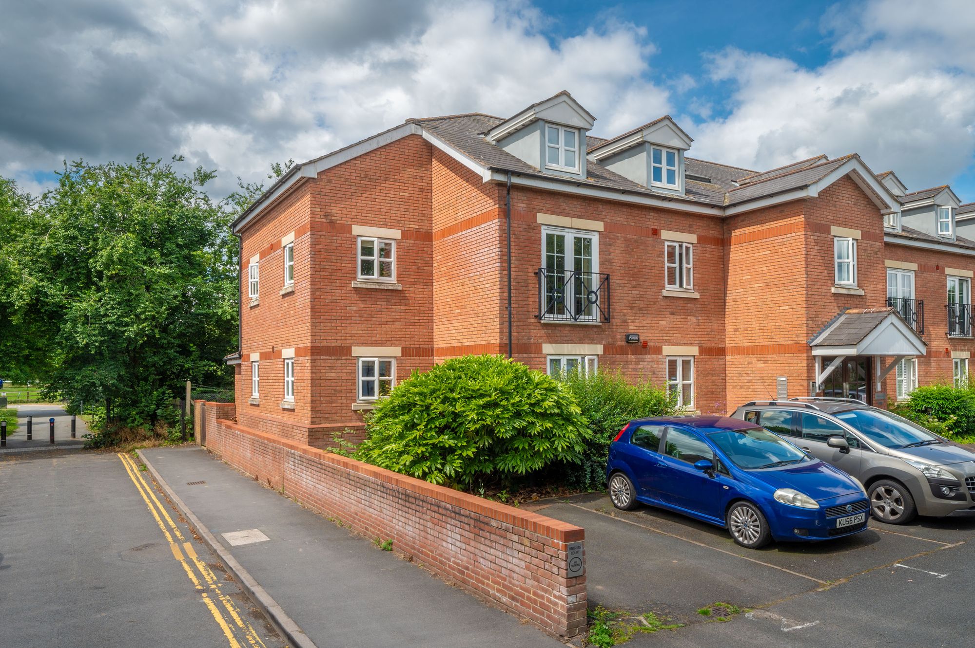 1 bed apartment for sale in Linen Street, Warwick  - Property Image 1